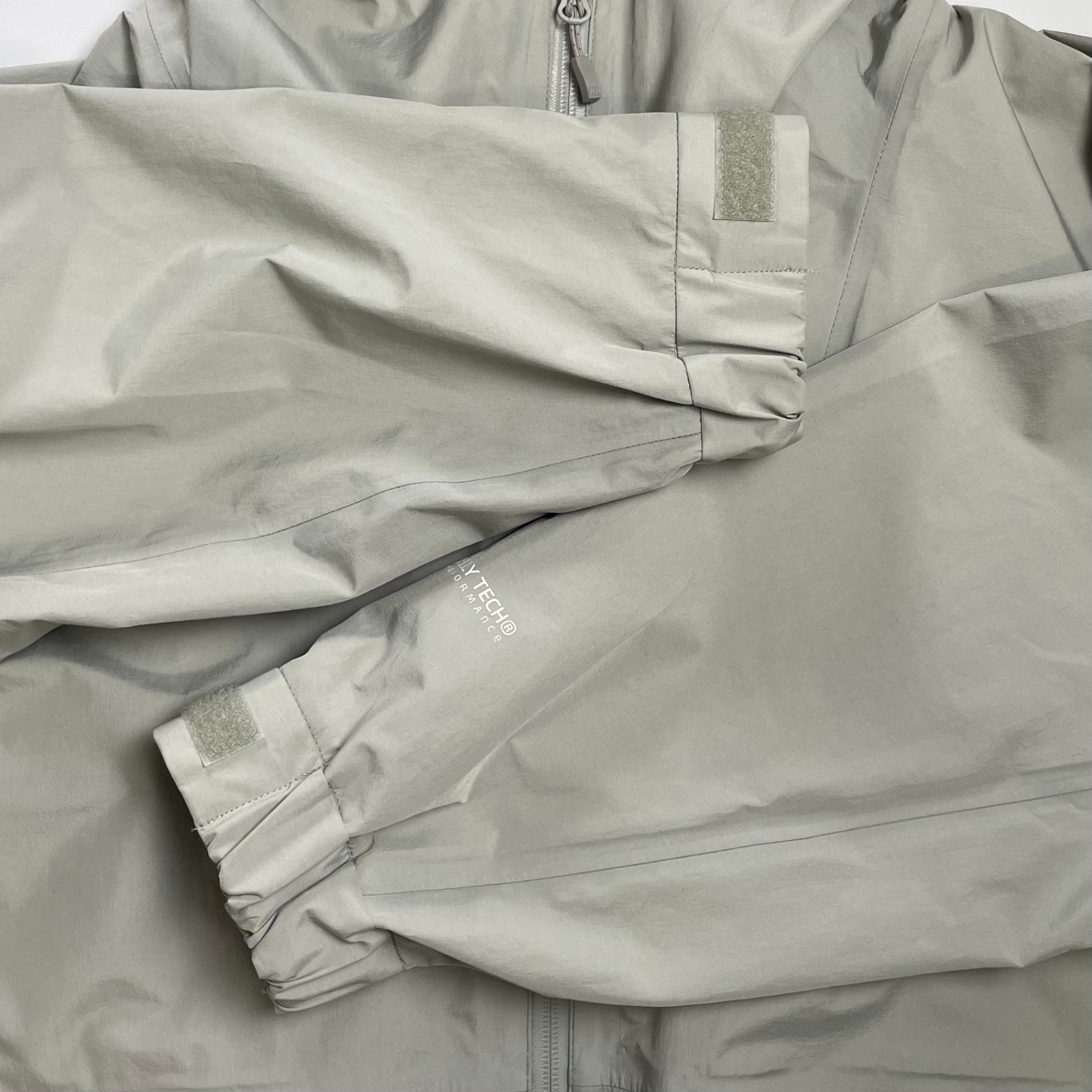 emmi × HELLY HANSEN / RAINCOVER FOR FIBERPILE レインコート  参考定価：24,000+tax SIZE:L