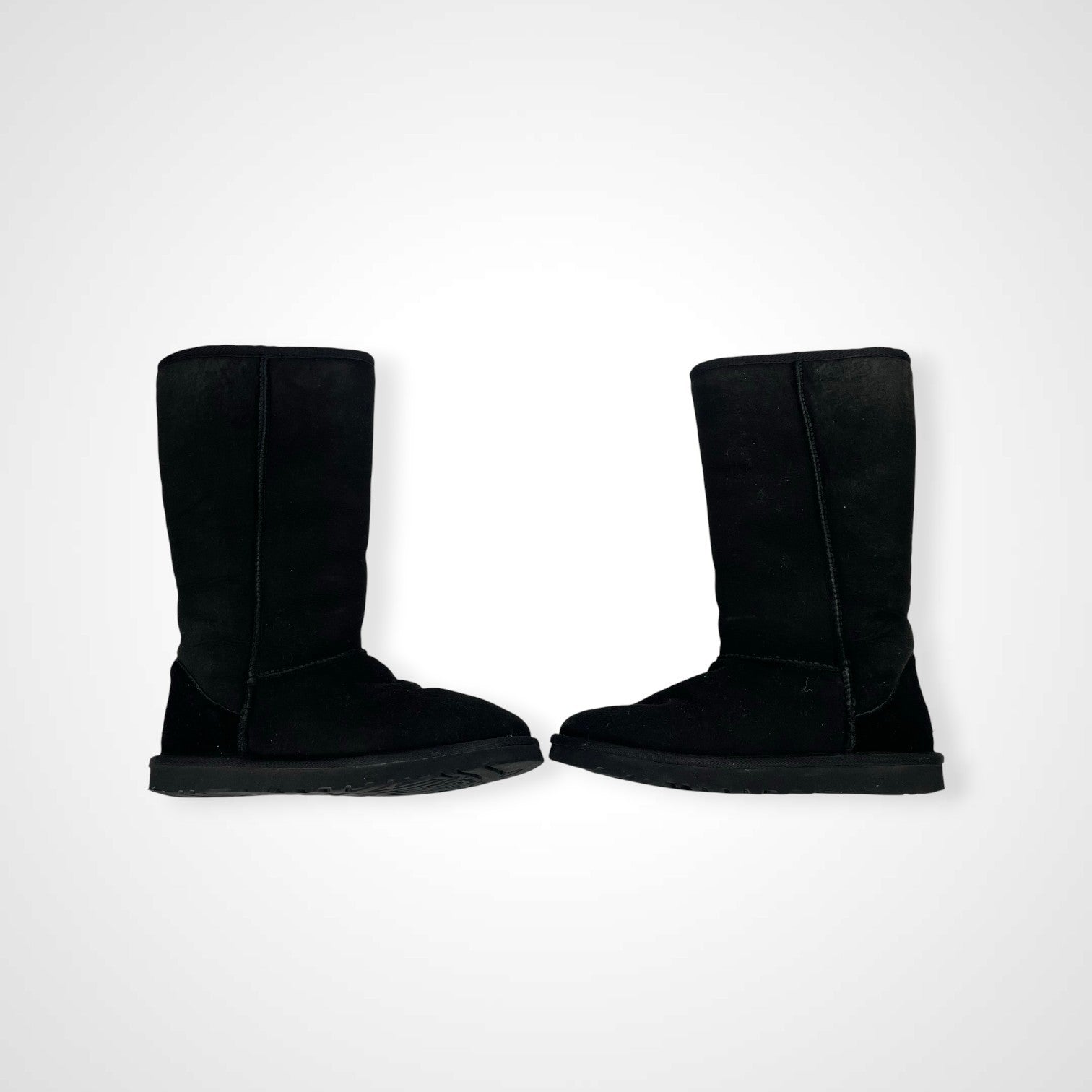 UGG アグ / CLASSIC TALL ムートンブーツ ブラック 参考定価：30,000程度 SIZE:23.5cm