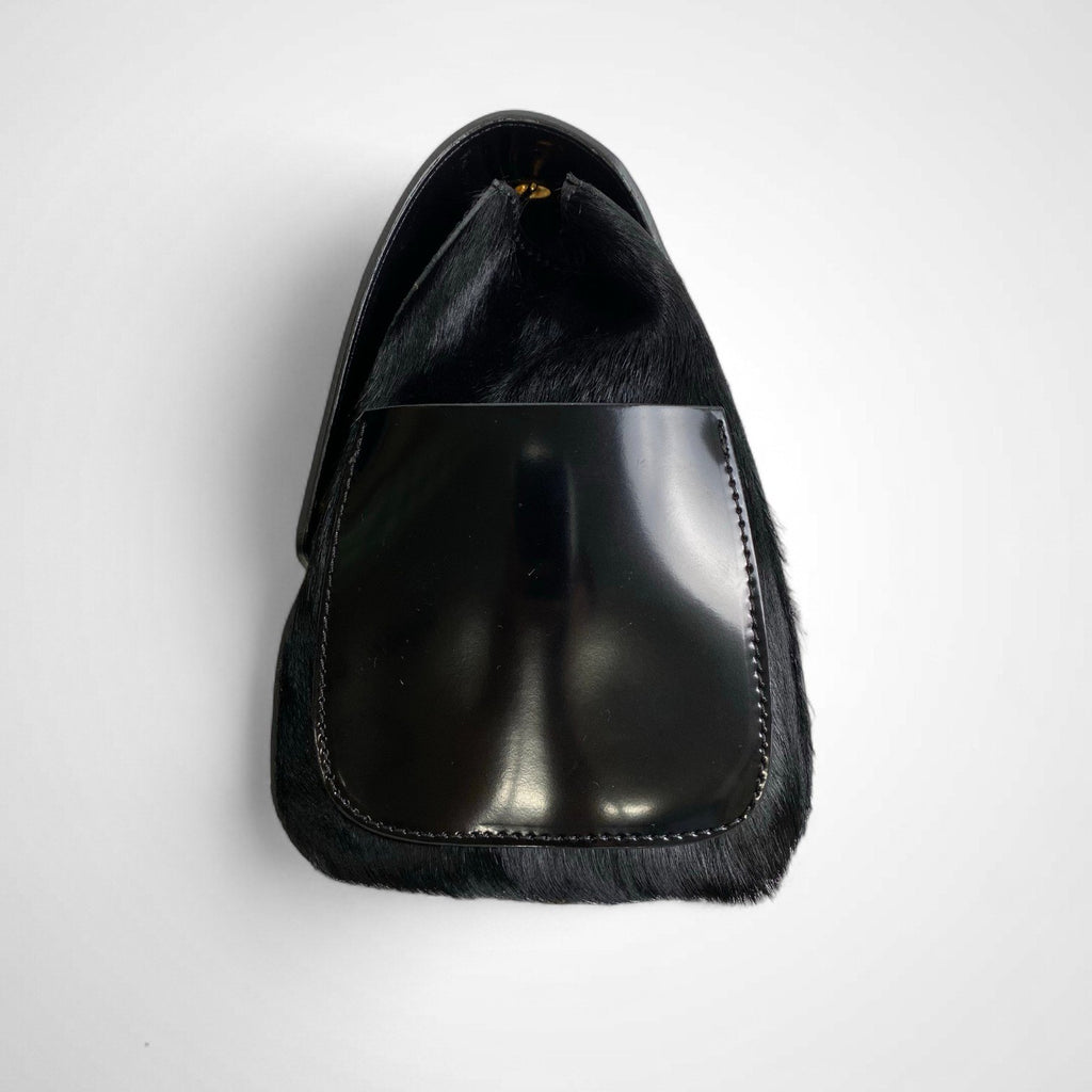 innue イヌエ / ハラコ チェーンハンドバッグ ブラック