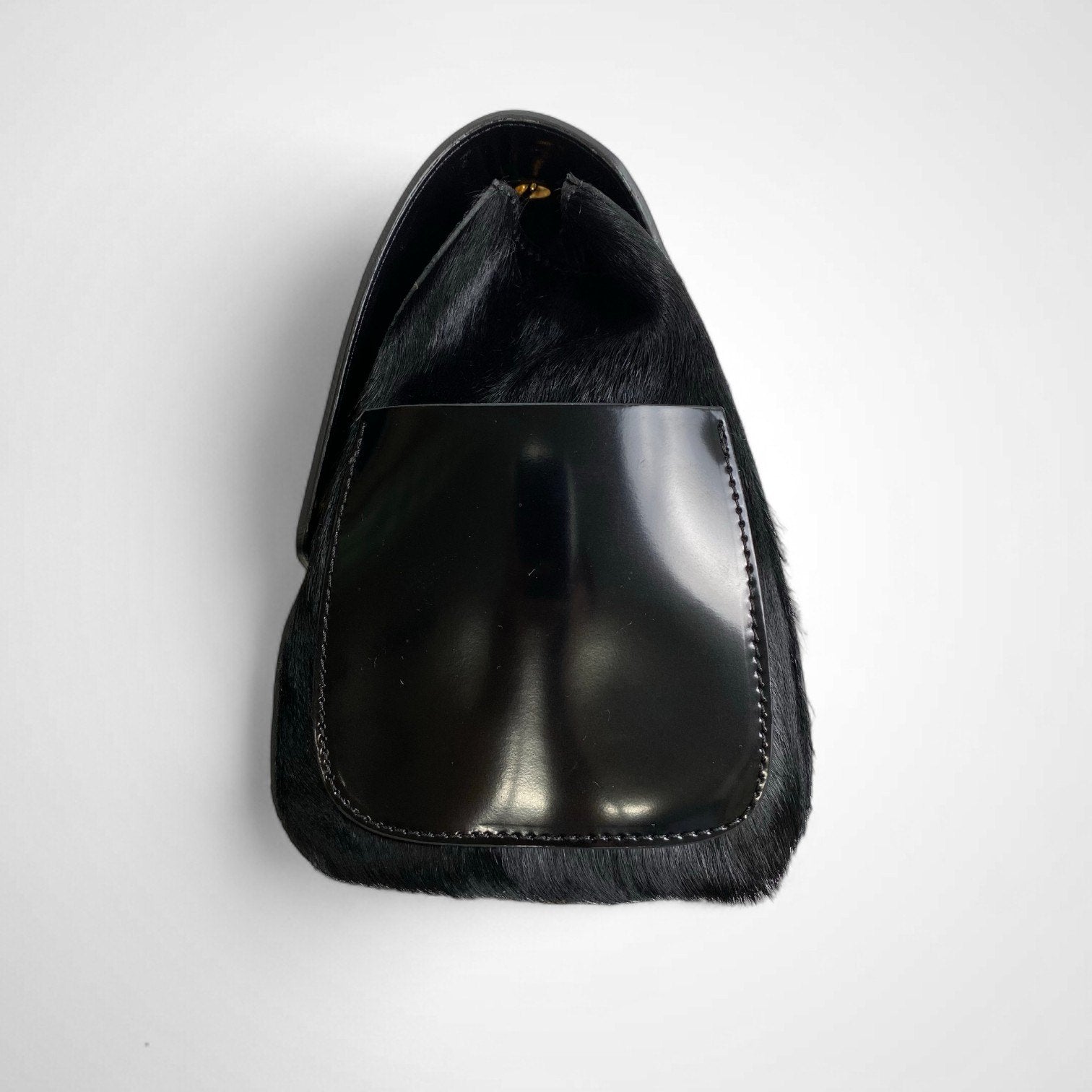 innue イヌエ / ハラコ チェーンハンドバッグ ブラック