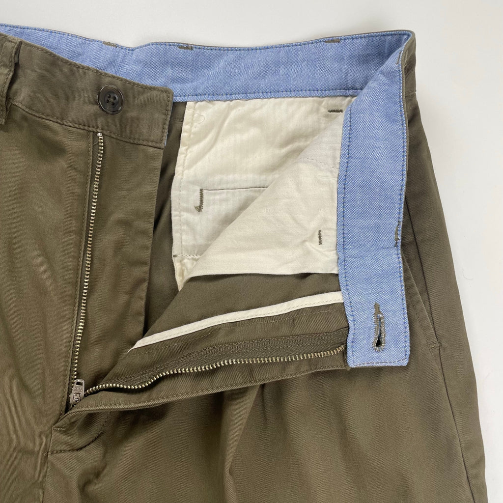 【BEAMS100名品】 BEAMS PLUS ビームスプラス / 2プリーツ チノ トラウザーズ カーキ 参考定価：12,000+tax SIZE：M