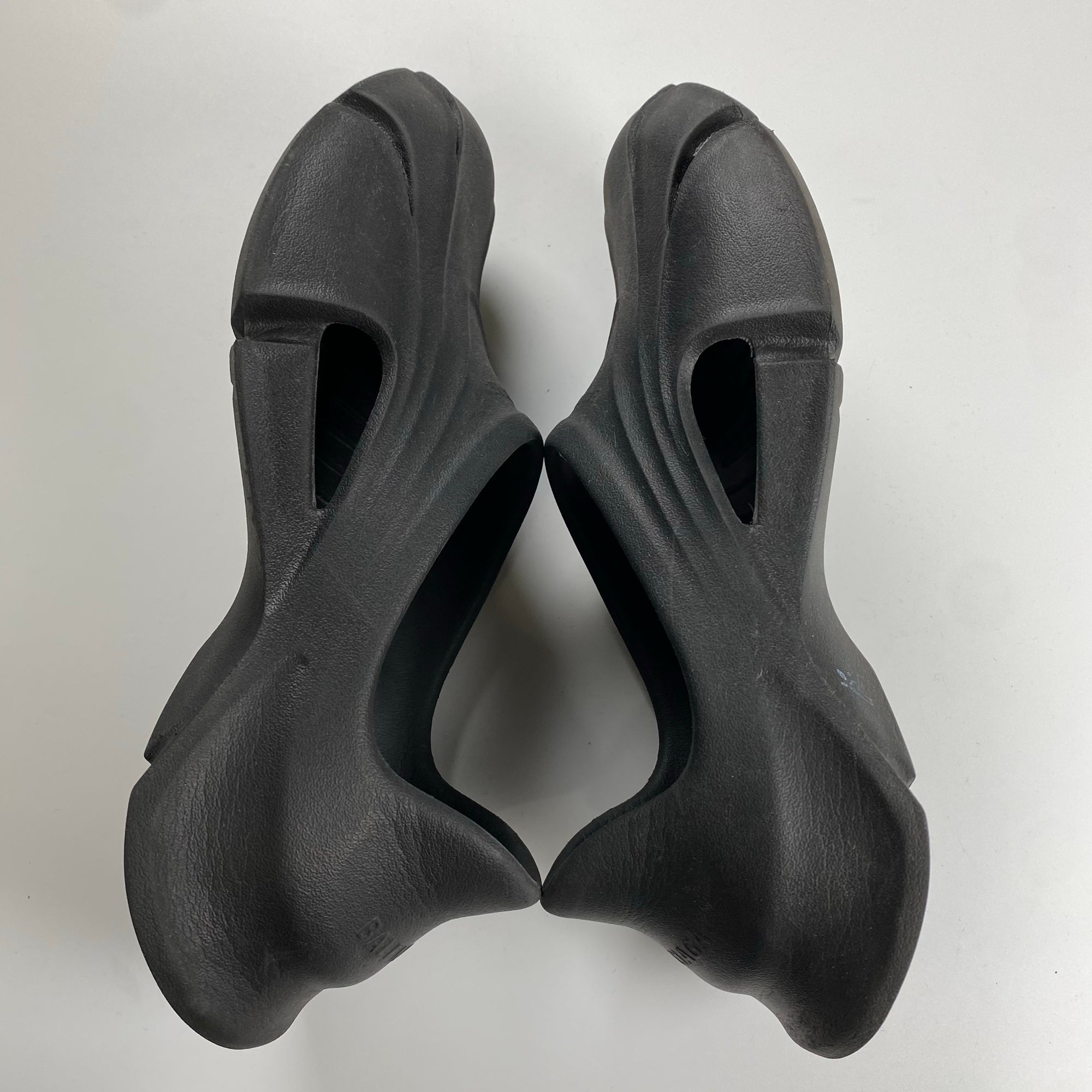 BALENCIAGA バレンシアガ / MOLD CLOSED ラバー スニーカー 参考定価：55,000+tax SIZE：27.5cm