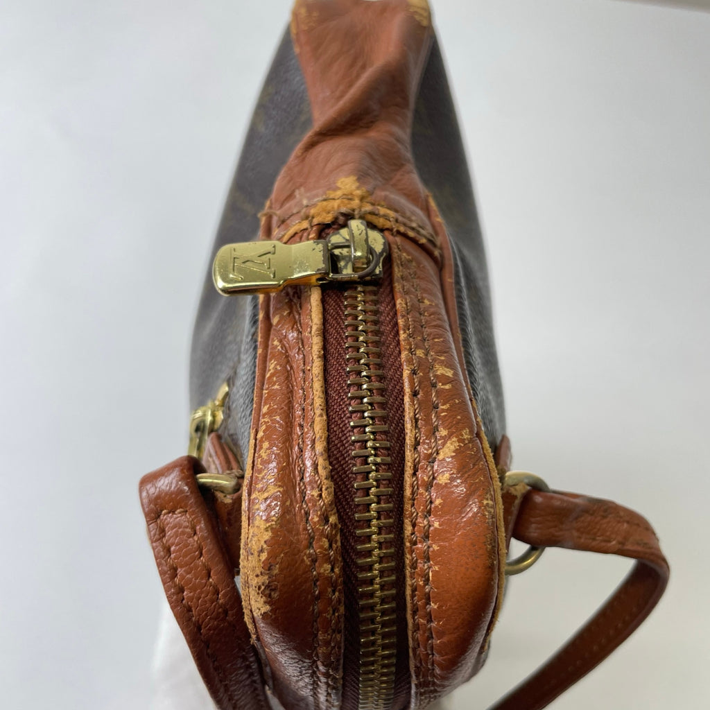 LOUIS VUITTON / モノグラム セカンドバッグ サックスポーツ