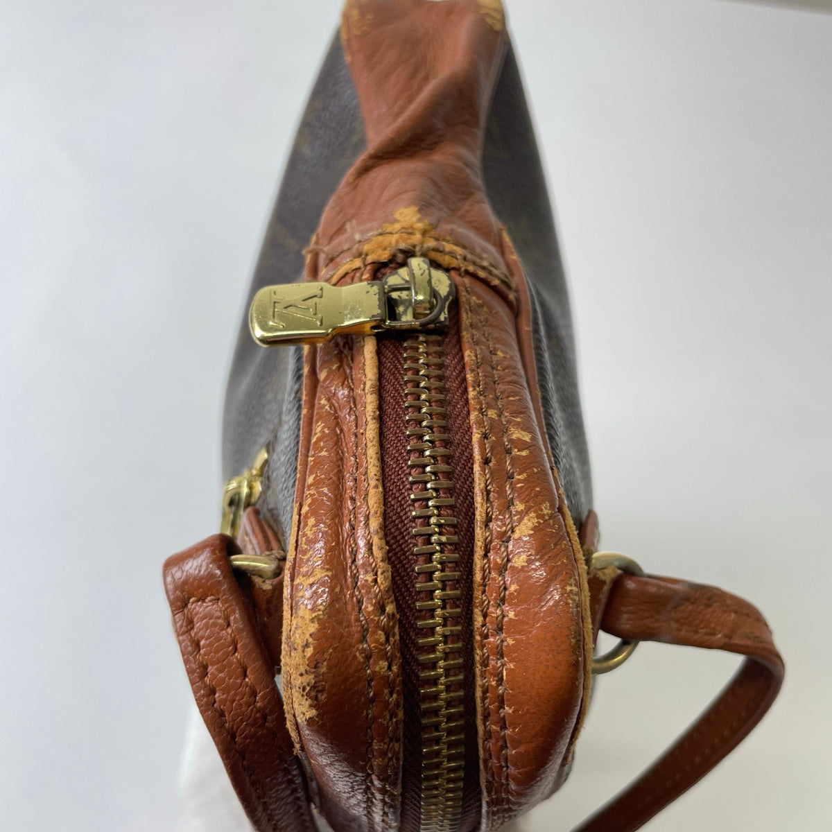 LOUIS VUITTON / モノグラム セカンドバッグ サックスポーツ