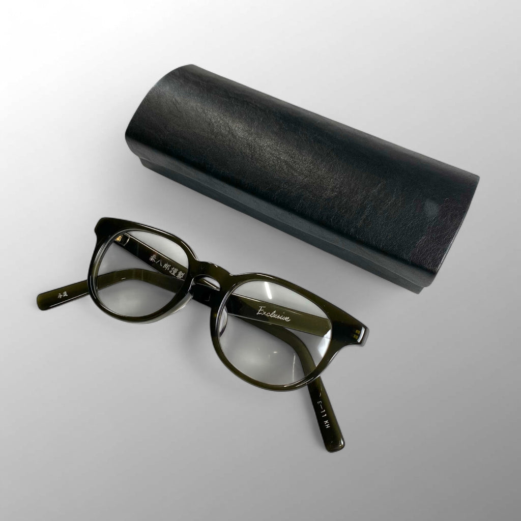 金子眼鏡 × 泰八郎謹製 【手造】シリーズ / EXCLUSIVE セルロイド ウェリントン ノー芯 カーキ 度なしクリアレンズ入り E-11 参考定価：40,000程度