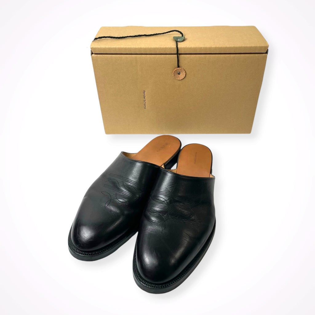 Hender Scheme / cheak 刺繍レザーサンダル 参考定価：40,000+tax SIZE:7
