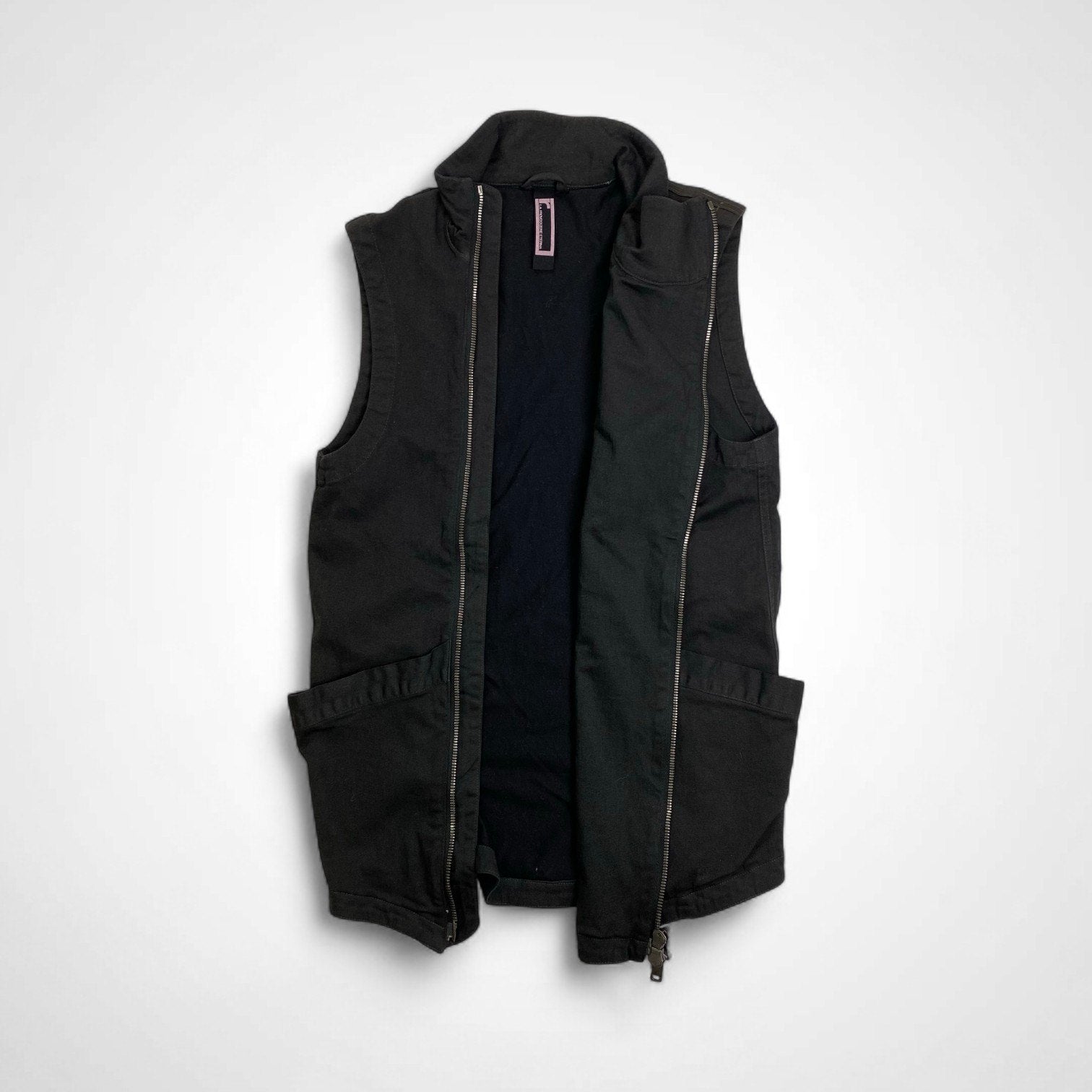 「r」 LA PROVOCAZIONE ETERNA ripvanwinkle リップヴァンウィンクル / アシンメトリージップベスト ブラック Y2K 参考定価：30,000程度 SIZE:4