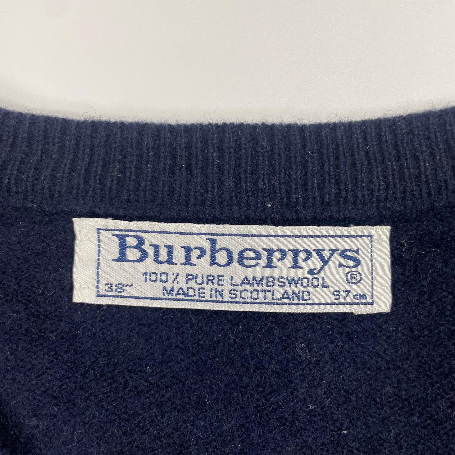 Burberry's バーバリーズ / ヴィンテージエンブレムVネックニット スコットランド製 SIZE：38