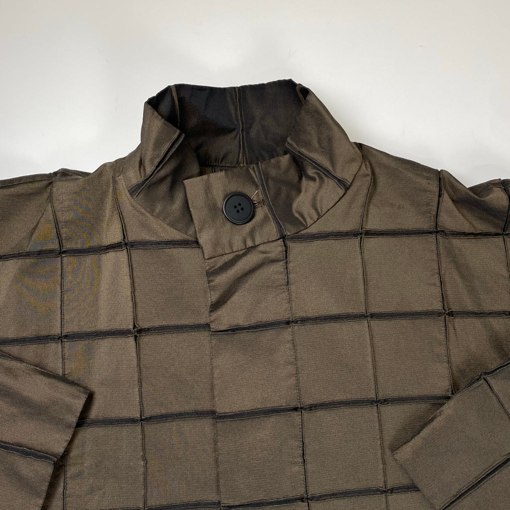 【ユニセックス】 A-POC ABLE ISSEY MIYAKE エイポック エイブル イッセイミヤケ / TYPE-O 002 スチームストレッチ グリッドライトコート ブラウン SIZE：1