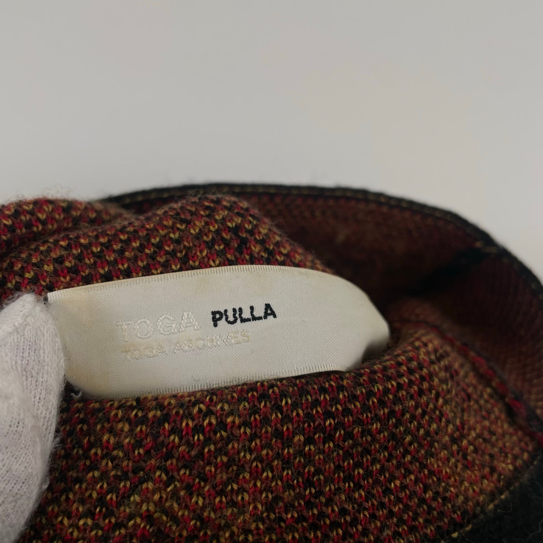 TOGA PULLA トーガプルラ / ペイズリータートルネックニット 参考定価：40,000程度 SIZE:36