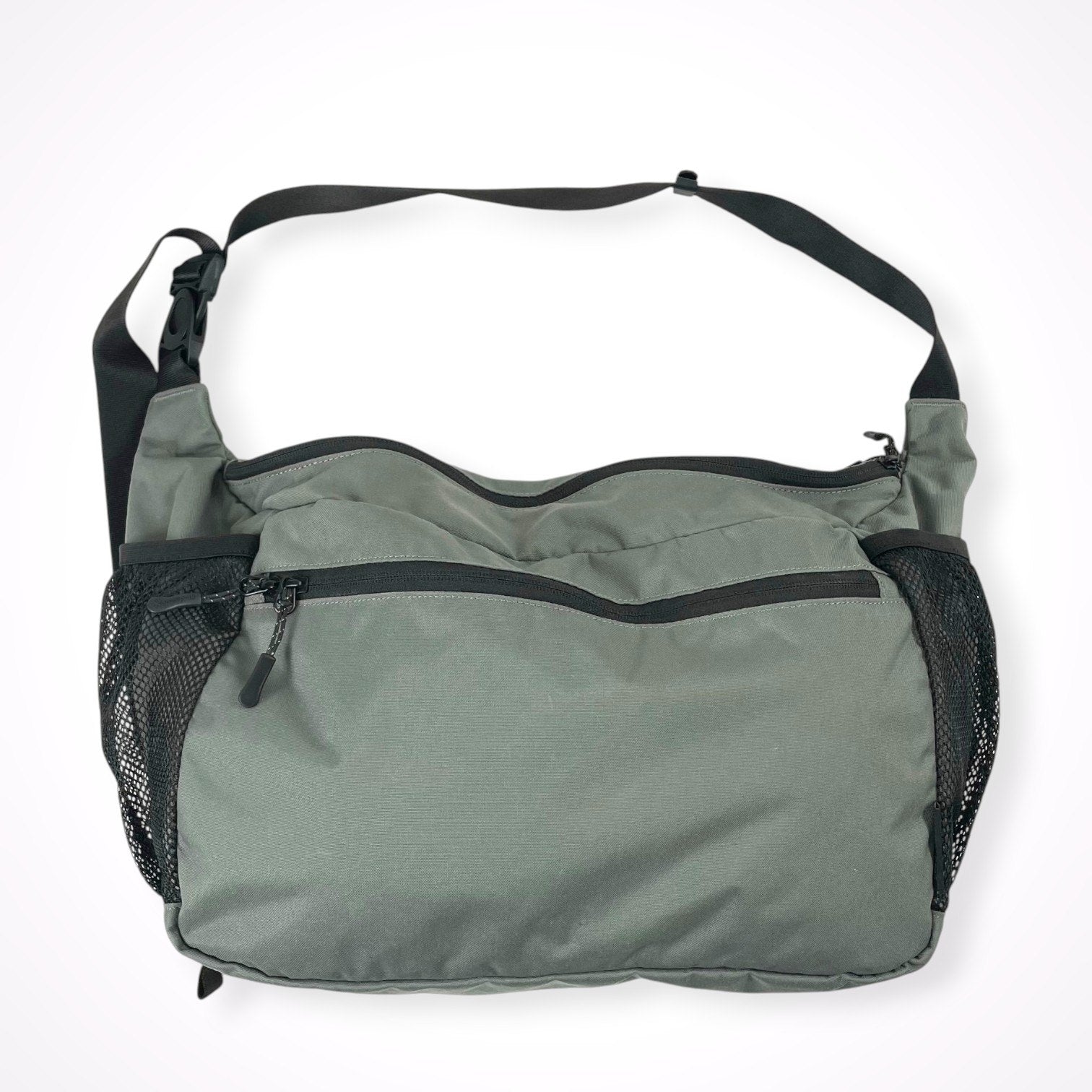 snow peak / Everyday Use Middle Shoulder Bag 参考定価：10,800+tax