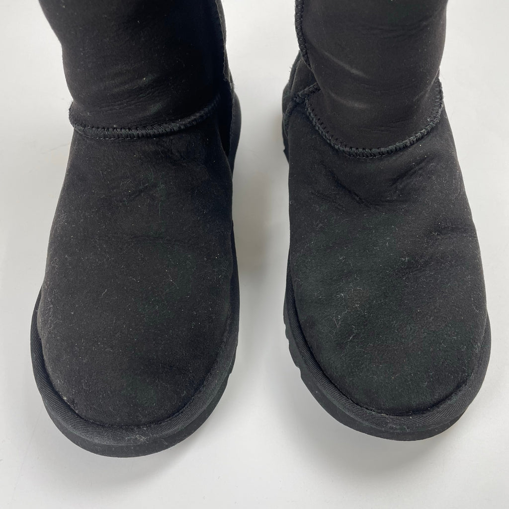 UGG アグ / CLASSIC TALL ムートンブーツ ブラック 参考定価：30,000程度 SIZE:23.5cm