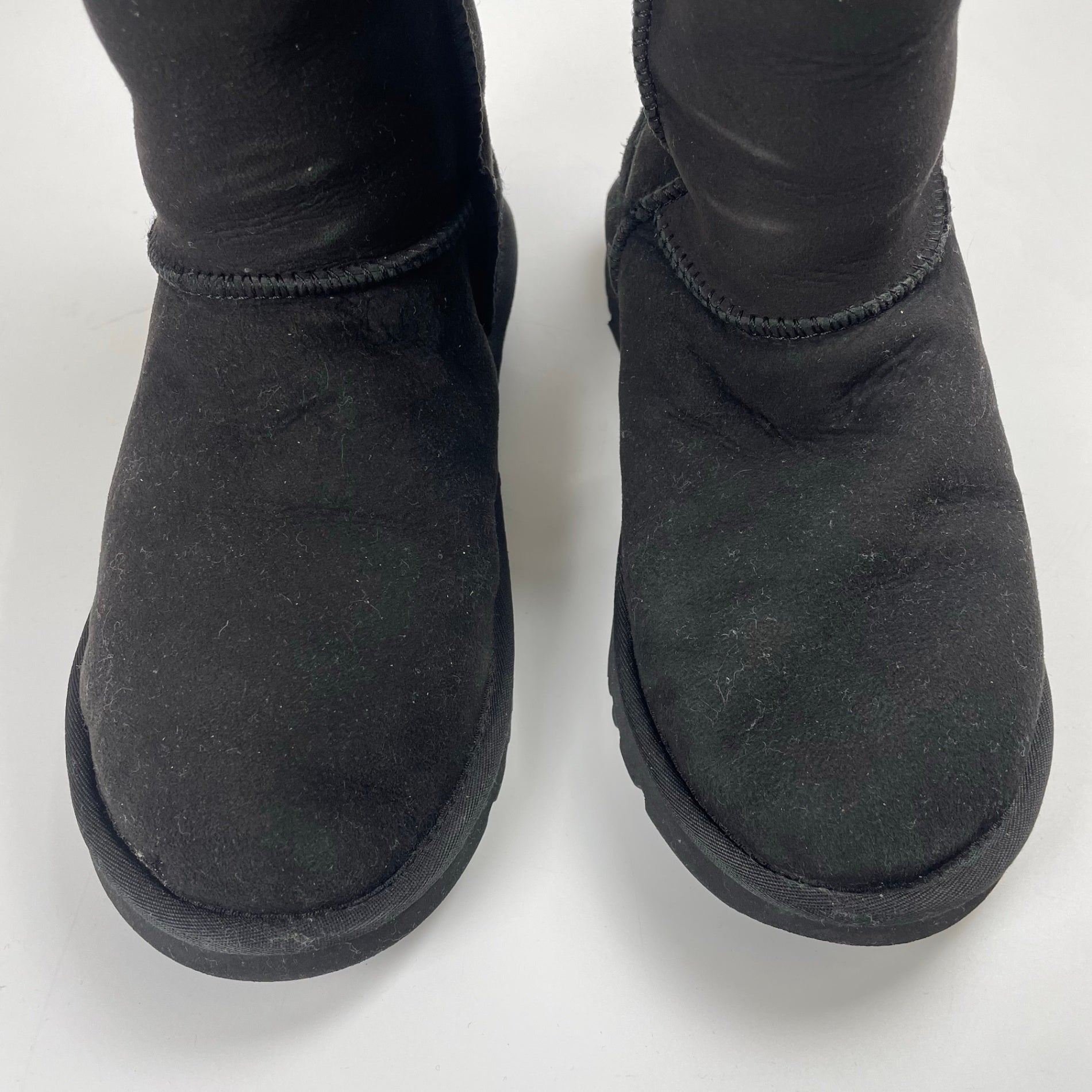 UGG アグ / CLASSIC TALL ムートンブーツ ブラック 参考定価：30,000程度 SIZE:23.5cm