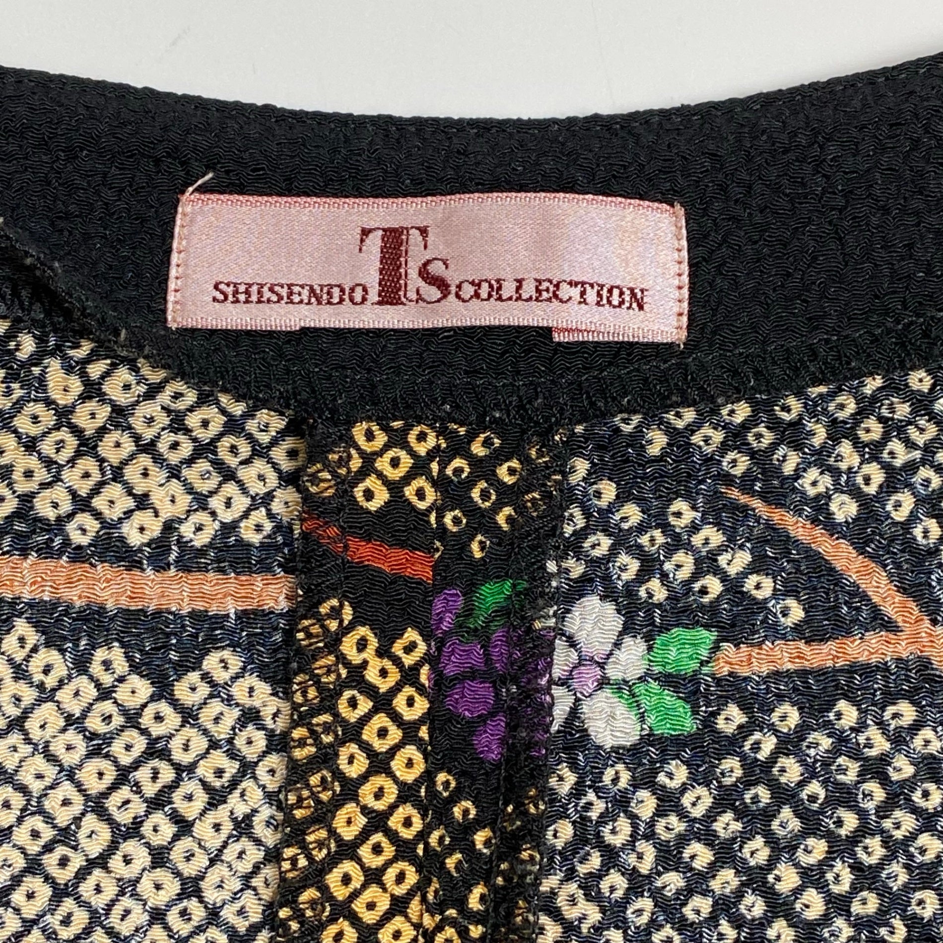 詩仙堂 SHISENDO TS COLLECTION / 金屏風絵 ノーカラーライトコート 長着 ちりめん 参考定価：40,000程度