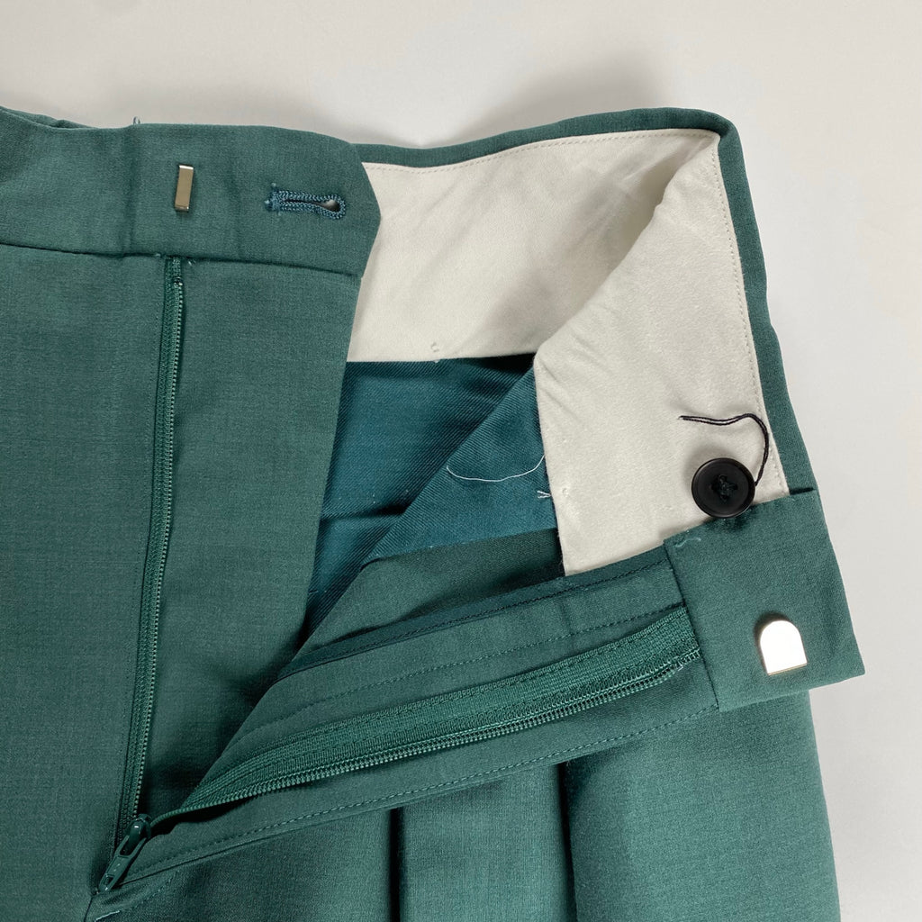 LOEFF ロエフ / 2タックパンツ グリーン 参考定価：31,000+tax SIZE:0