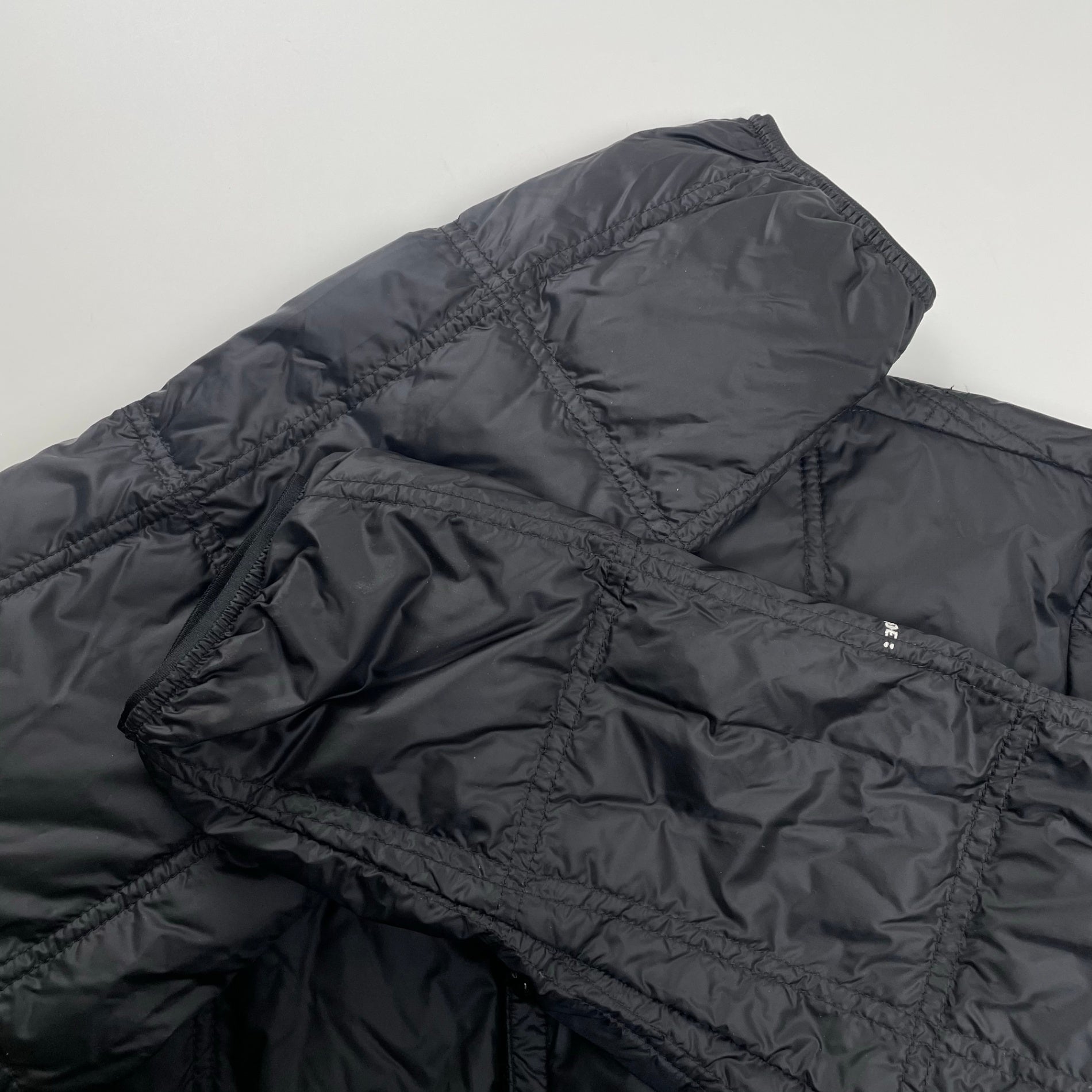 MONCLER × fragment design モンクレール フラグメントデザイン / コラボ JAYELダウンジャケット ブラック 参考定価：200,000程度 SIZE:1