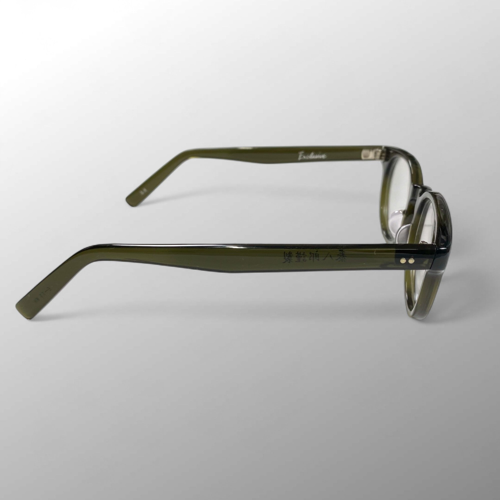 金子眼鏡 × 泰八郎謹製 【手造】シリーズ / EXCLUSIVE セルロイド ウェリントン ノー芯 カーキ 度なしクリアレンズ入り E-11 参考定価：40,000程度
