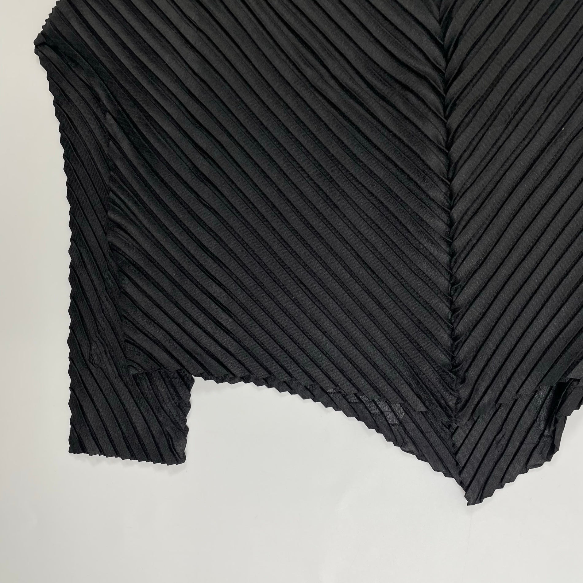ISSEY MIYAKE イッセイミヤケ / ダイアゴナルプリーツジャケット ブラック IM23FO192 SIZE:2