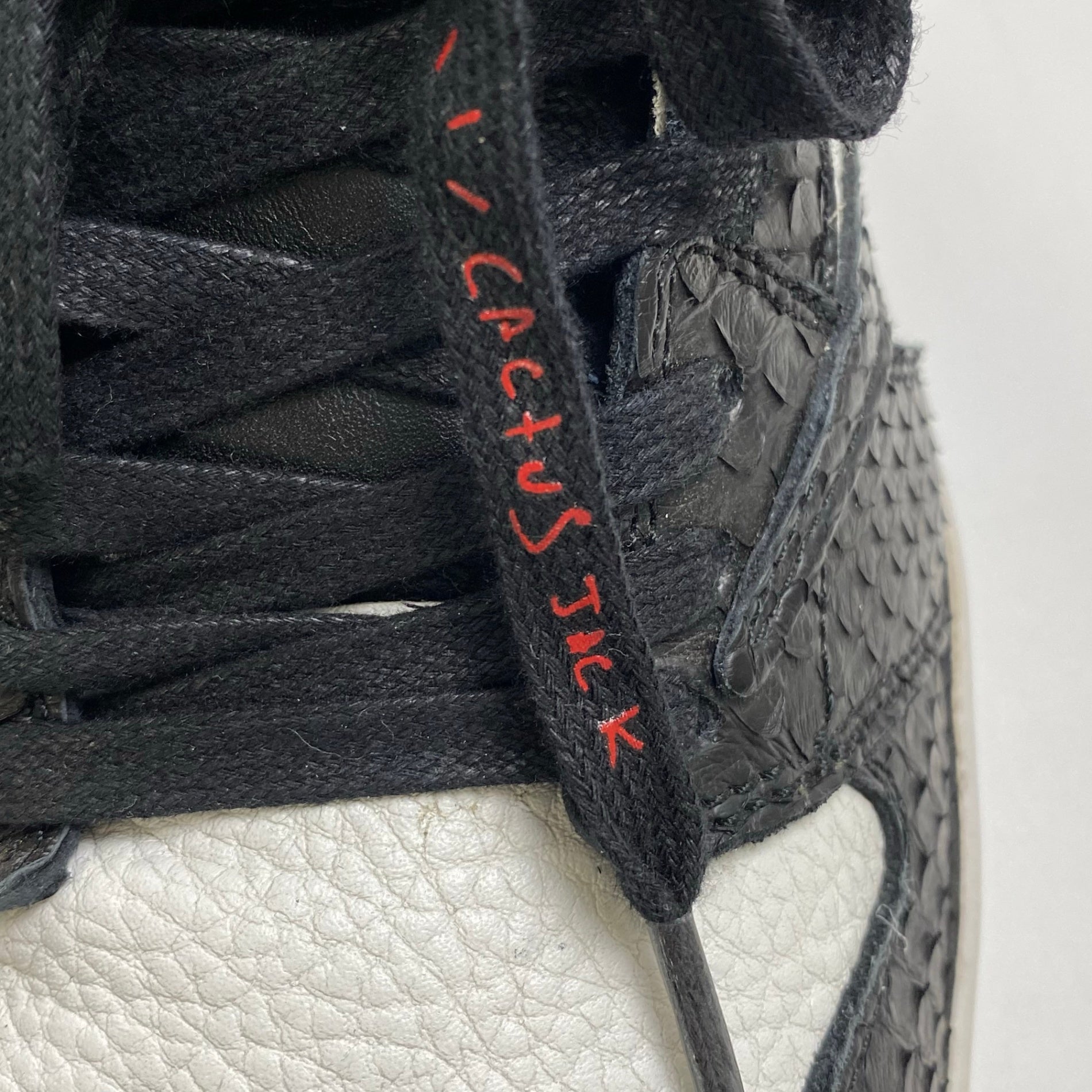 STAN GLS スタン ジーエルエス S.CURVE STUDIO / AJ1 TRAVIS パイソンカスタム 参考定価：300,000程度 SIZE：9(27cm程度)