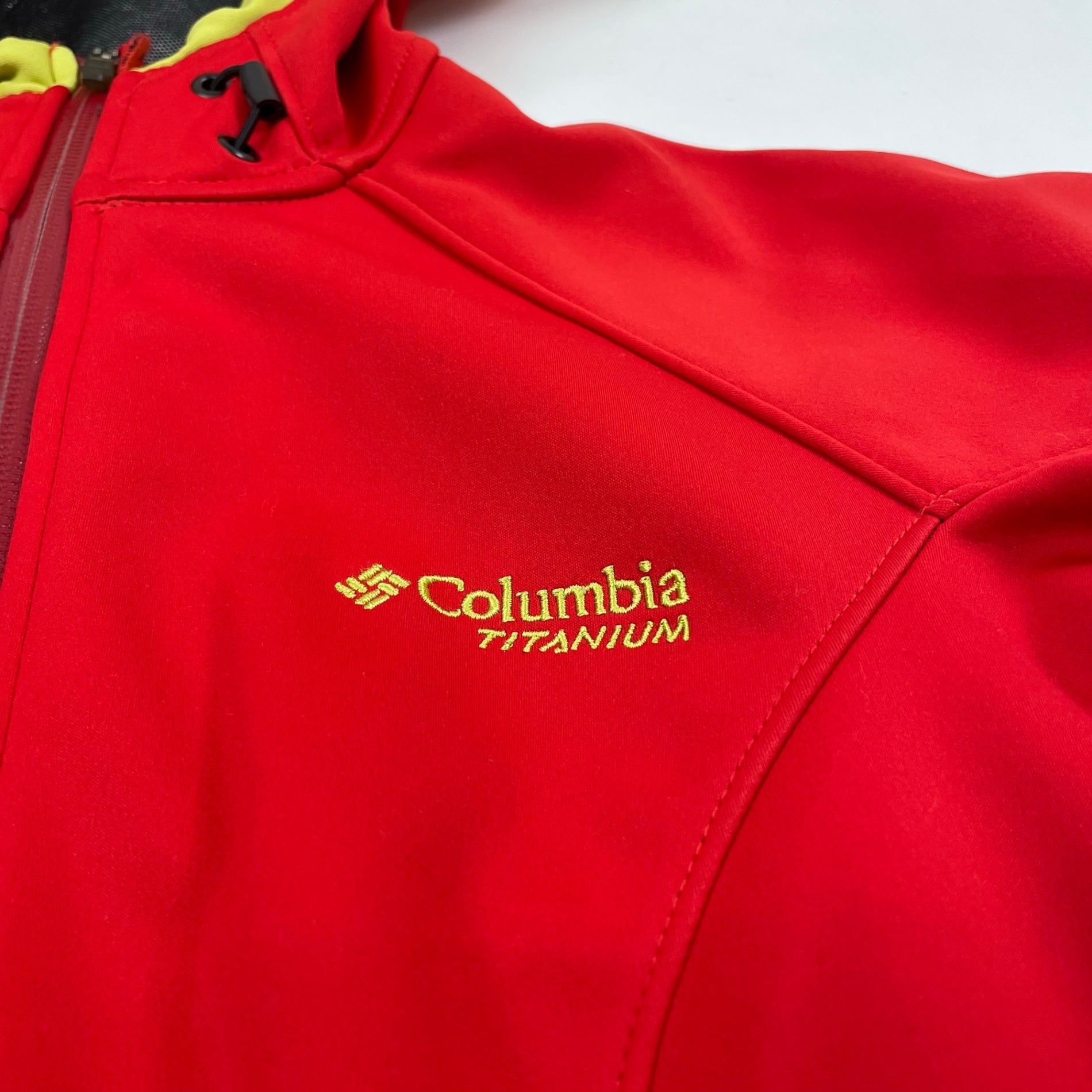 Columbia / オムニヒートトレッキングジャケット TITANIUM 参考定価：22,000程度 SIZE:S