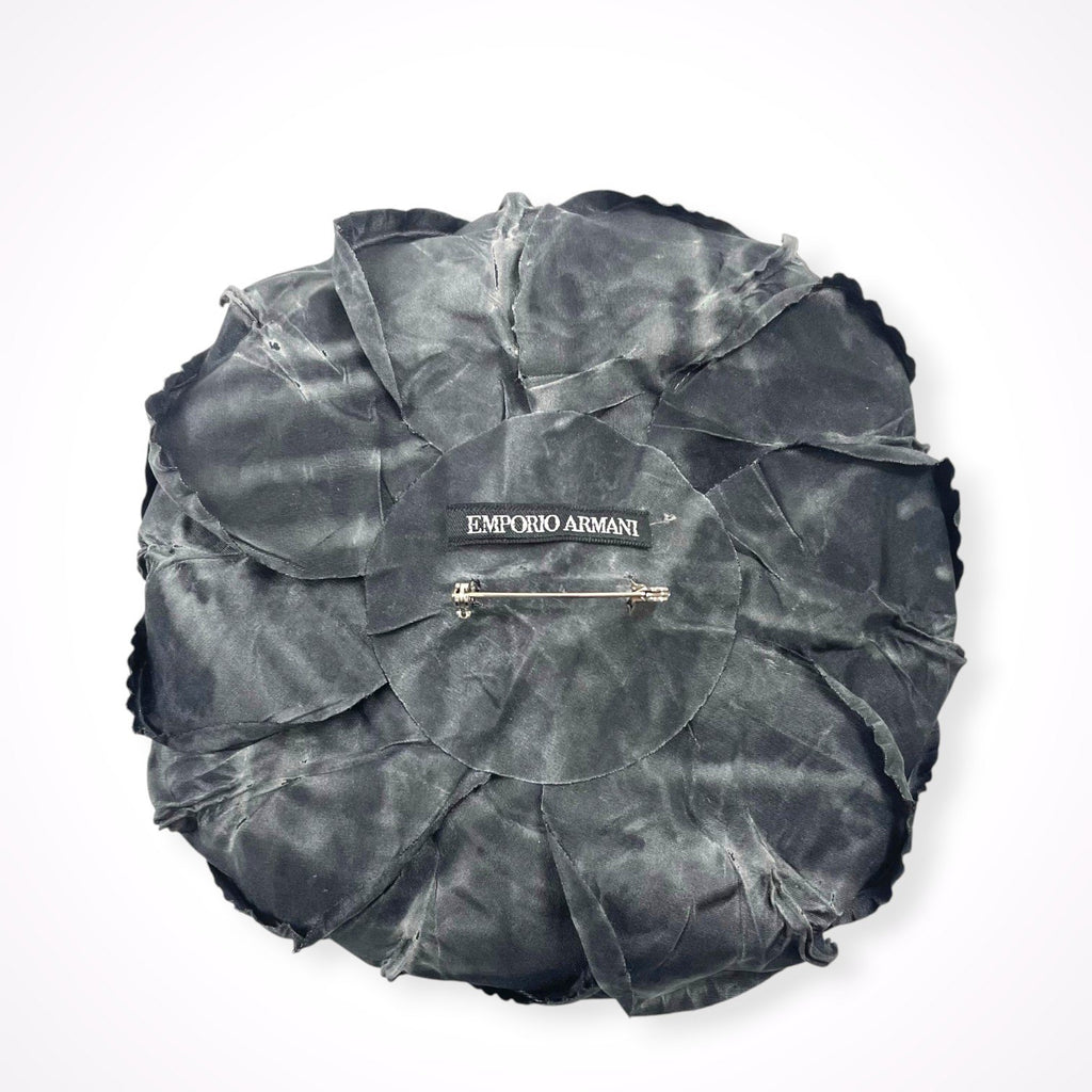 EMPORIO ARMANI / ローズモチーフコサージュ ブローチ 参考定価：35,000程度