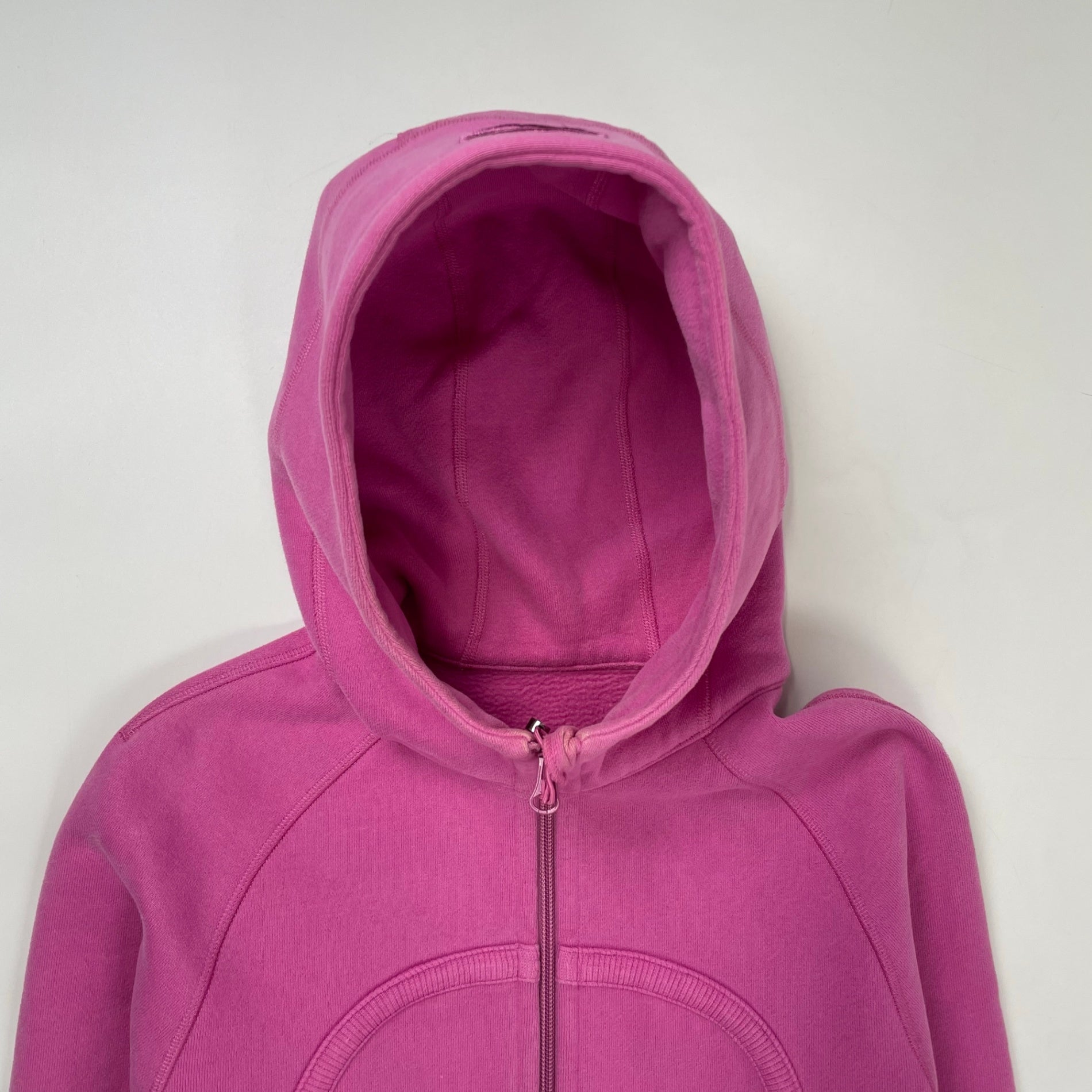 lulu lemon / ジップアップフーディー  オメガライン 参考定価：18,000程度