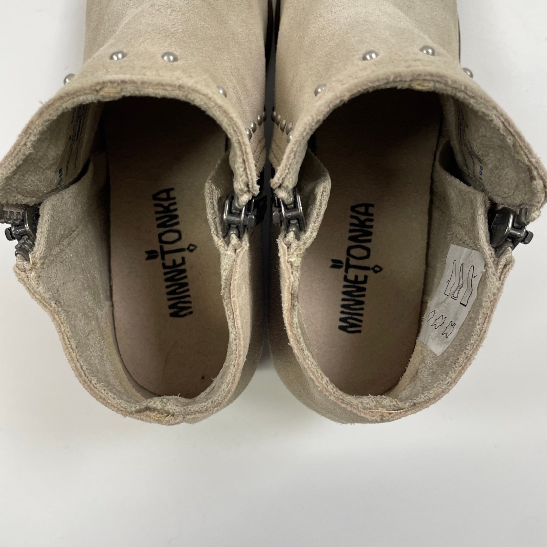 MINNETONKA ミネトンカ / BRIEスタッズスウェードブーツ 参考定価：15,000+tax SIZE:5