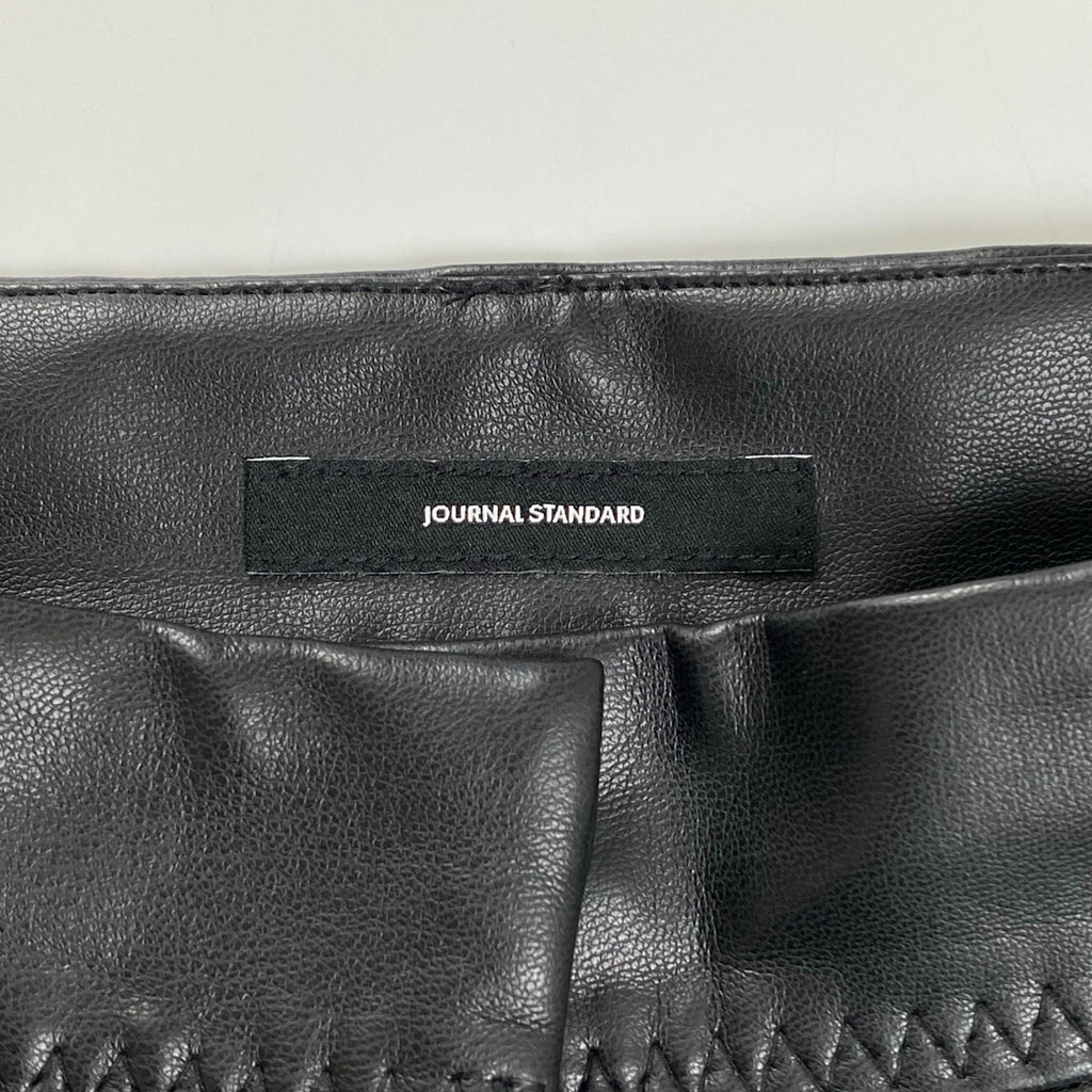 JOURNAL STANDARD ジャーナルスタンダード / フェイクレザー2タックハーフパンツ 25SS 参考定価：15,000程度 SIZE:38(M程度)