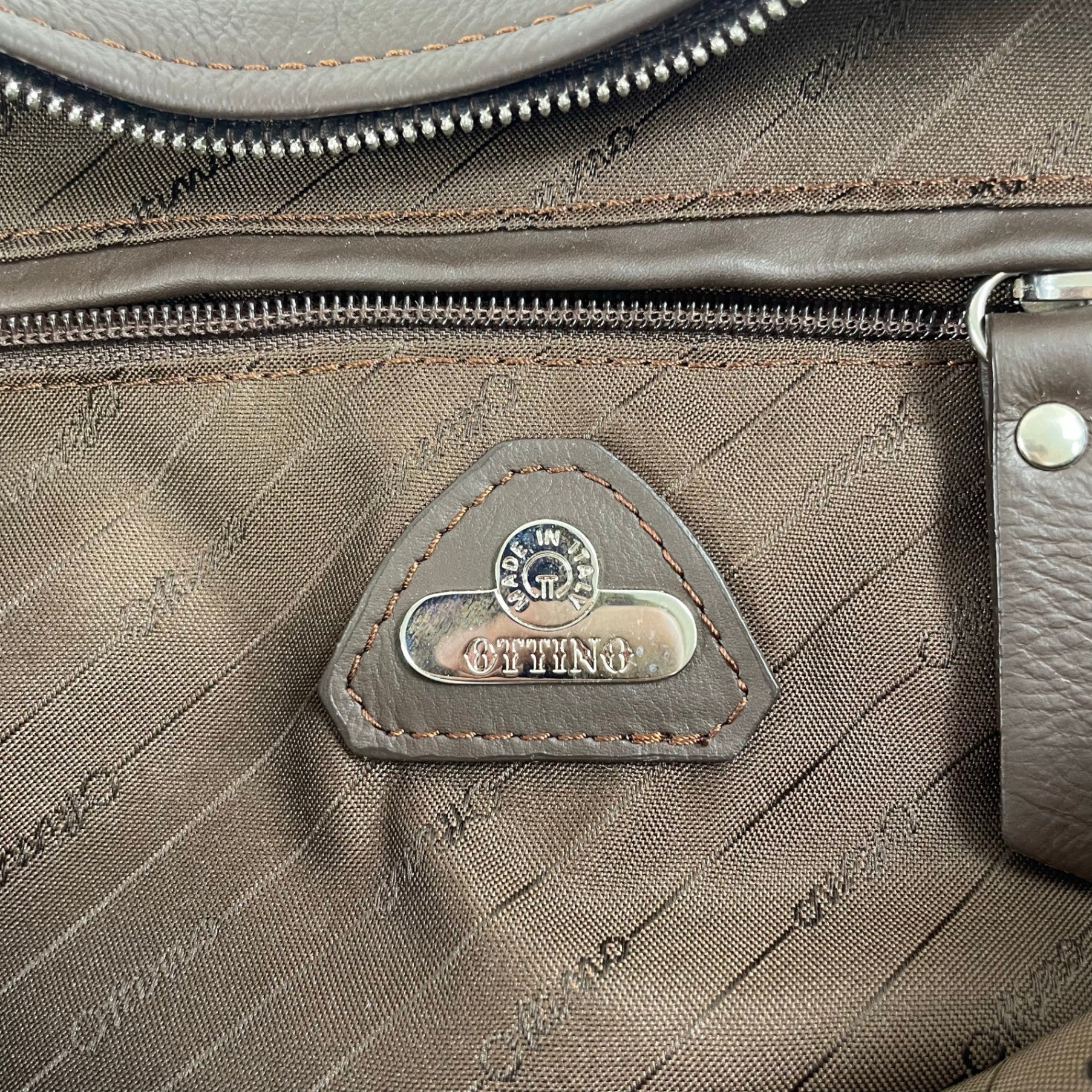 OTTINO / カーフレザーの2ウェイバッグ 極美品 現行品 参考定価：70,000+tax