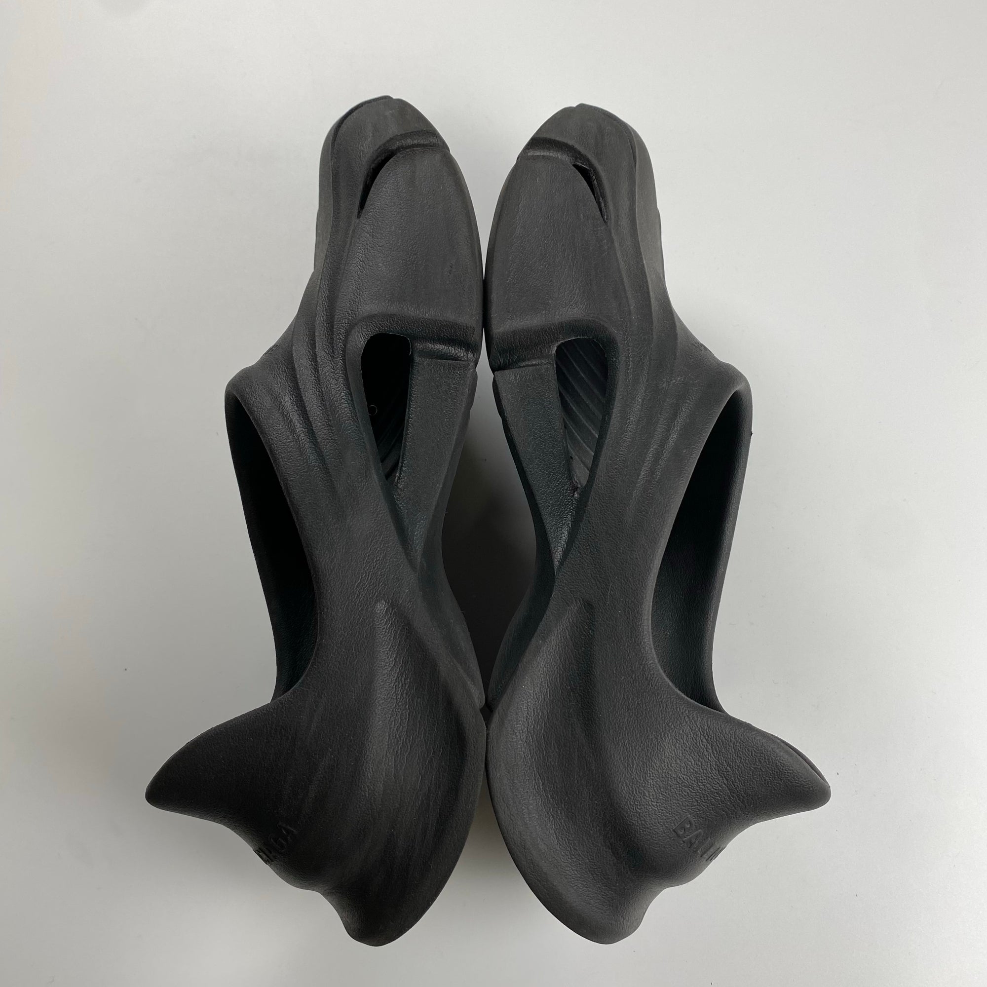 BALENCIAGA バレンシアガ / MOLD CLOSED ラバー スニーカー 参考定価：55,000+tax SIZE：27.5cm