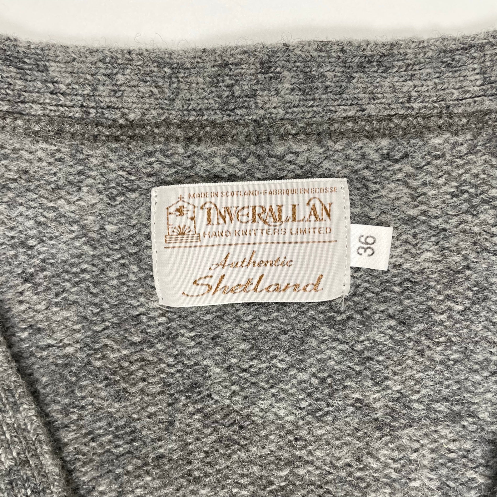 INVERALLAN インバーアラン / シェットランドウールカーディガン ウッドボタン 参考定価：30,000程度 SIZE:36