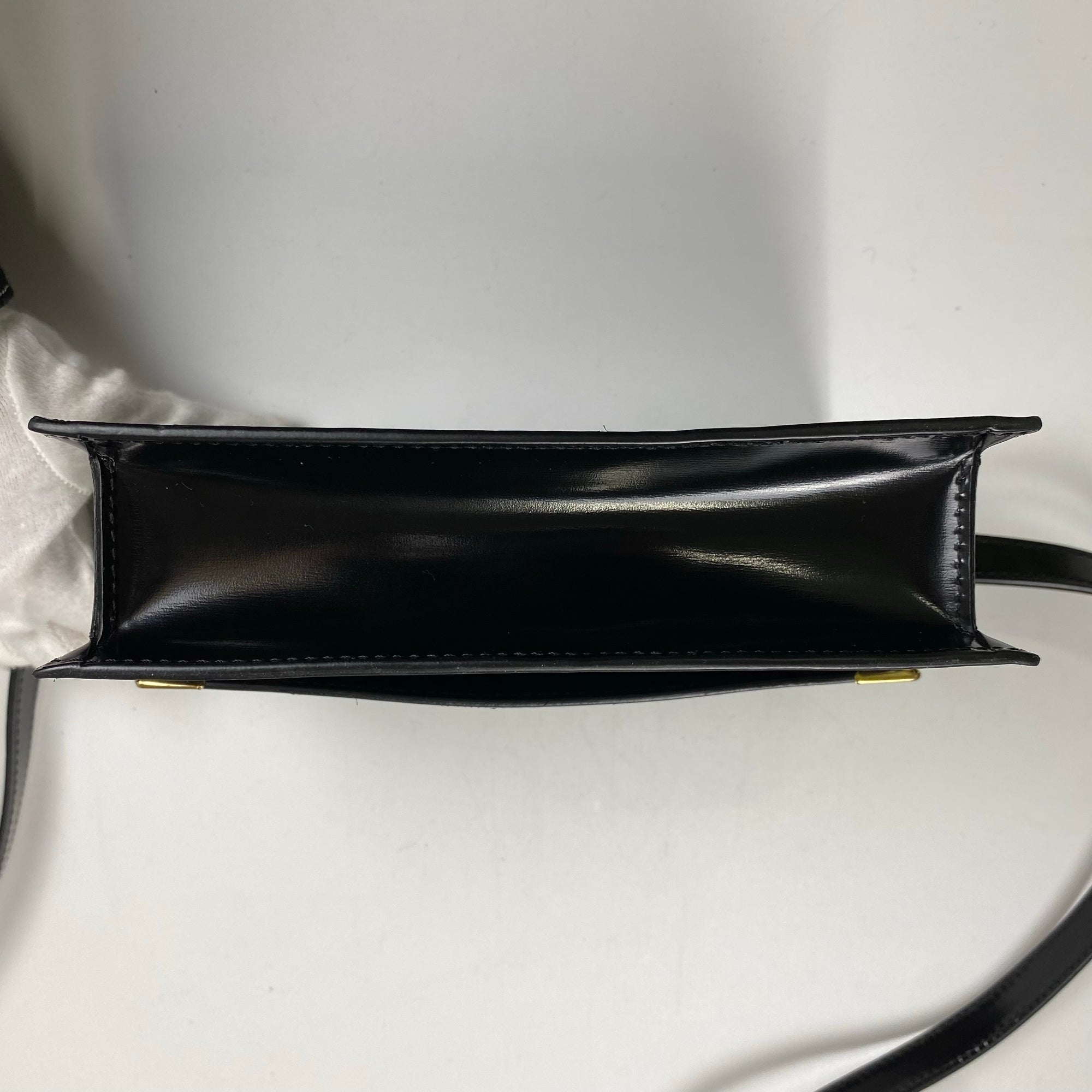 ERNEST W. BAKER アーネストダブルベイカー / GOLD EDGE MESSENGER BAG ショルダーバッグ ブラック 参考定価：55,000程度