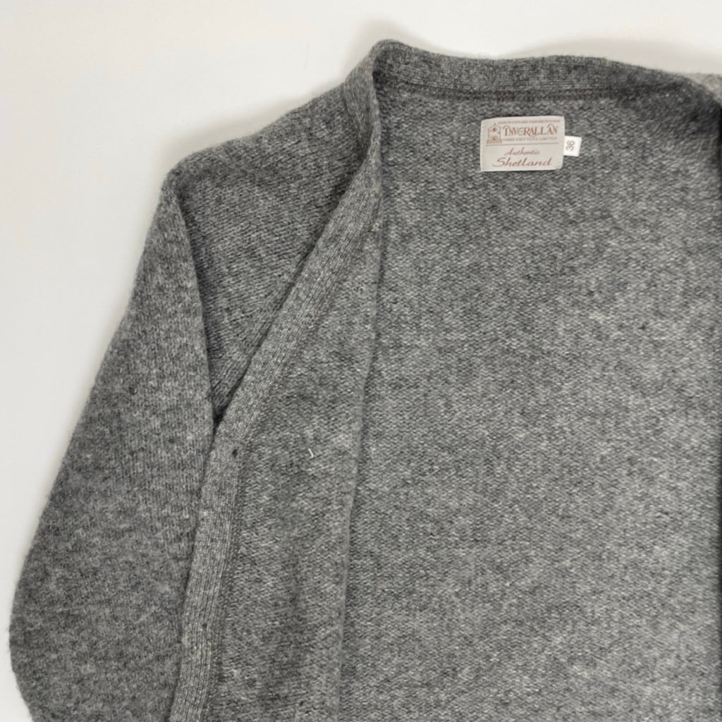 INVERALLAN インバーアラン / シェットランドウールカーディガン ウッドボタン 参考定価：30,000程度 SIZE:36