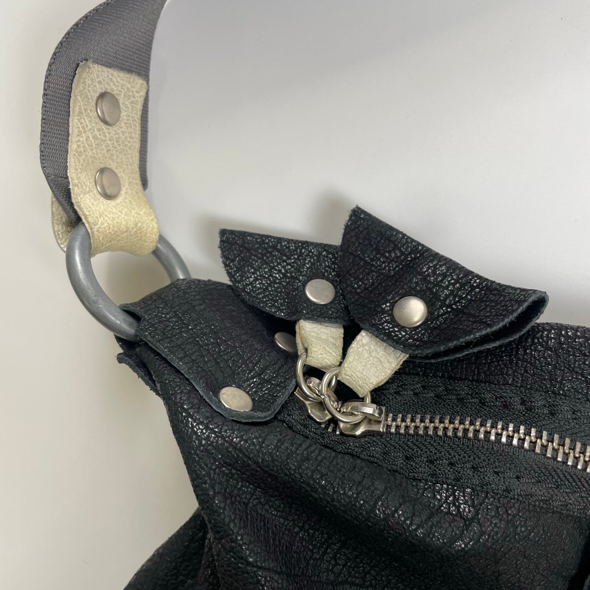 m'appazza イタリアデザイナーズ / シュリンクレザー ショルダーバッグ MADE IN ITALY 参考定価：100,000程度