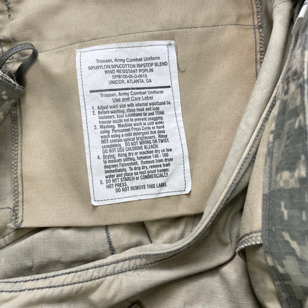 US ARMY アメリカ軍 / デジカモ ミリタリーパンツ SIZE：LARGE-SHORT