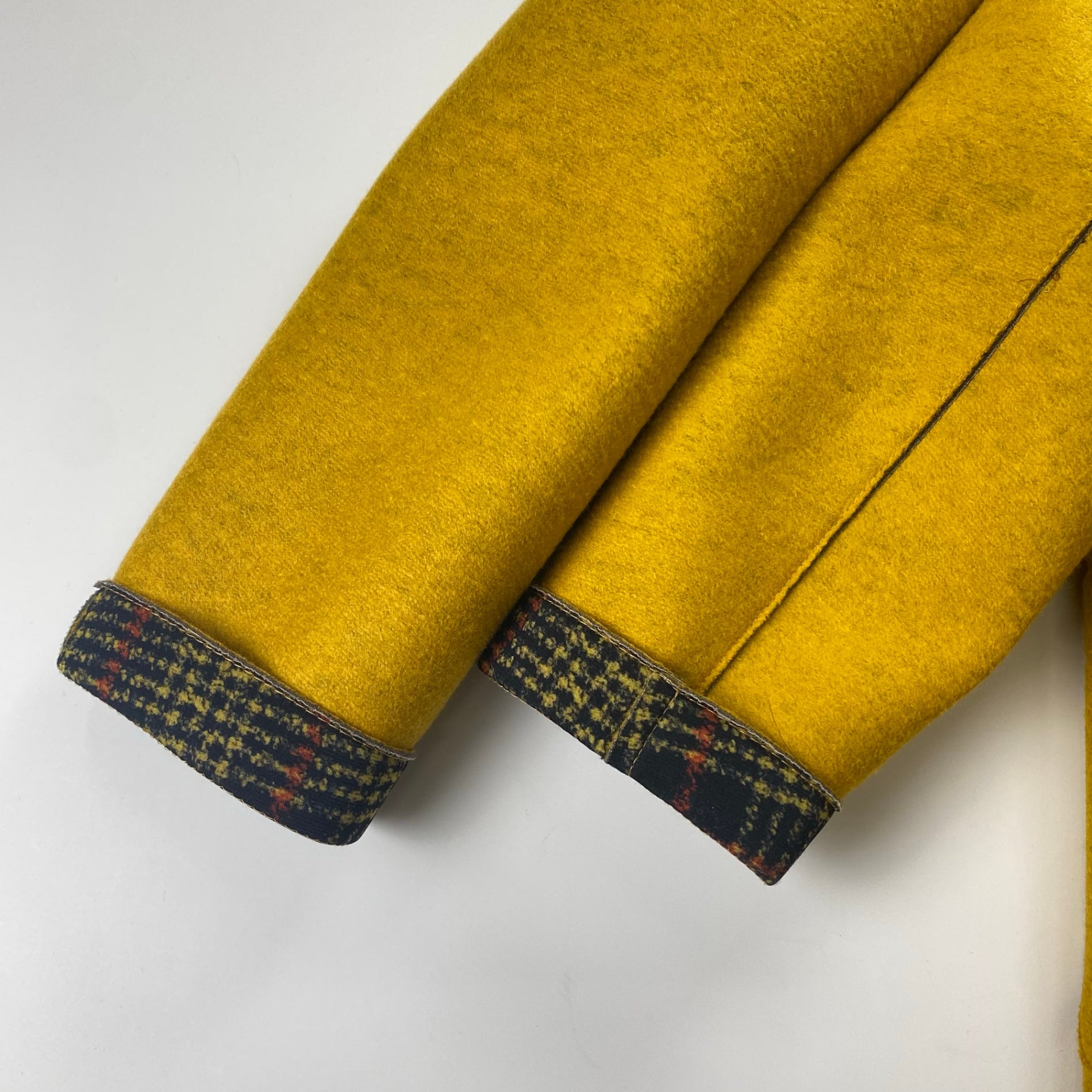 BOB ボブ 大丸取り扱い / ボンディングハンドワークジャケット MADE IN ITALY 参考定価：45,000程度  SIZE:1050（L程度）