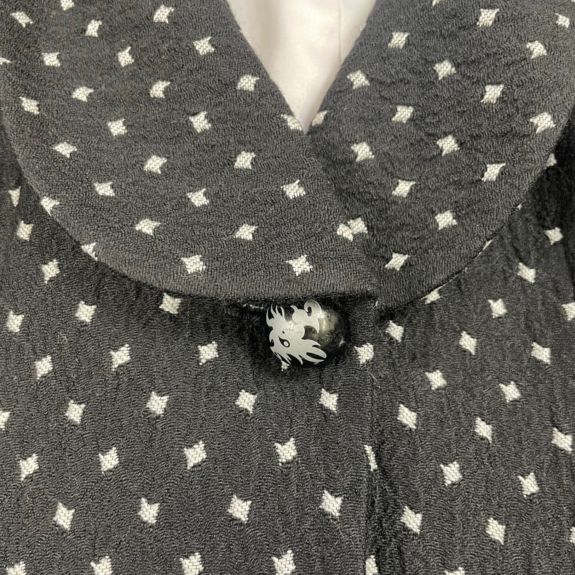 ARMANI COLLEZIONI アルマーニ コレツィオーニ / タキシードカラーショートジャケット ブラック イタリア製 参考定価：120,000程度 SIZE:42