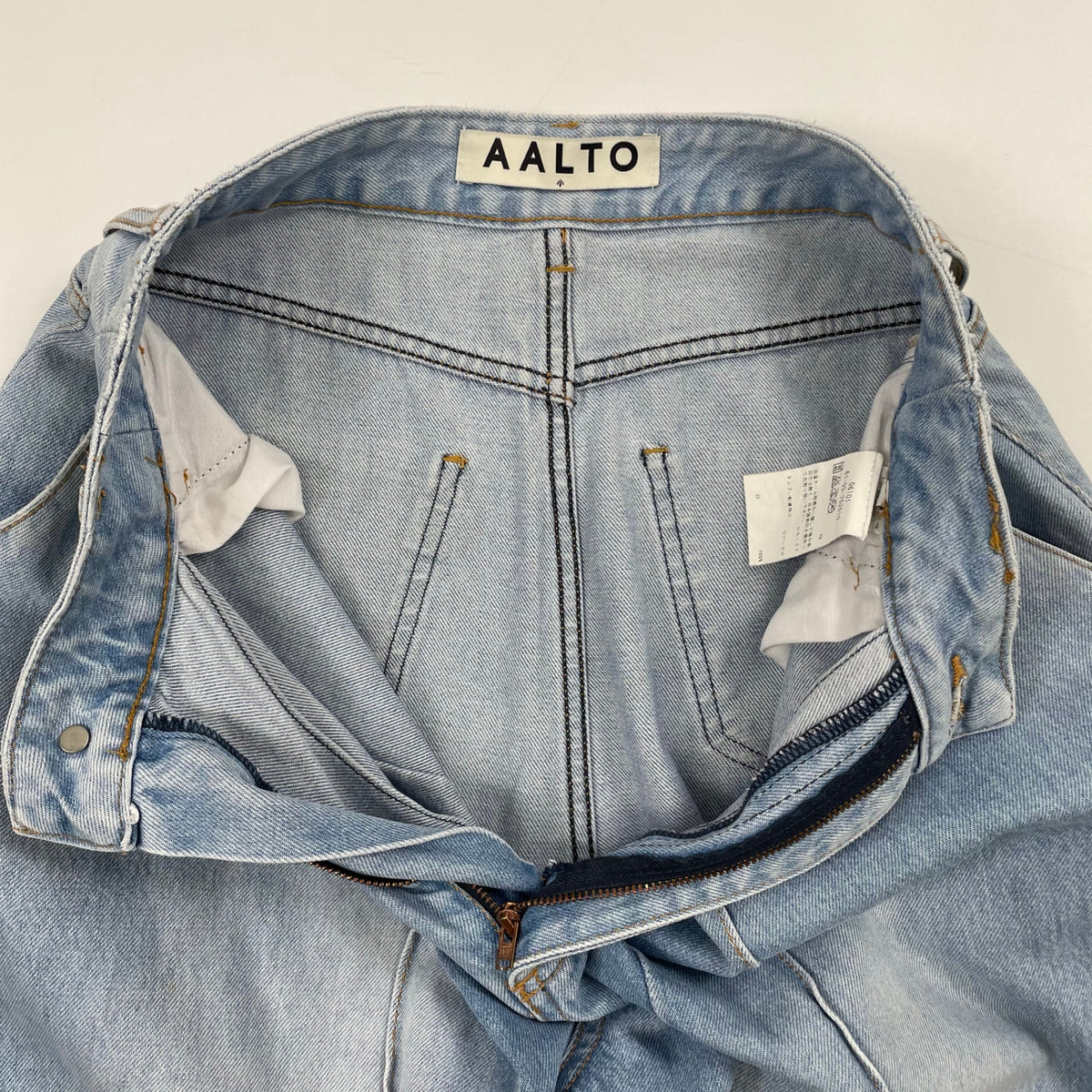 AALTO / タックワイドデニムパンツ 参考定価：55,000程度 SIZE:W68