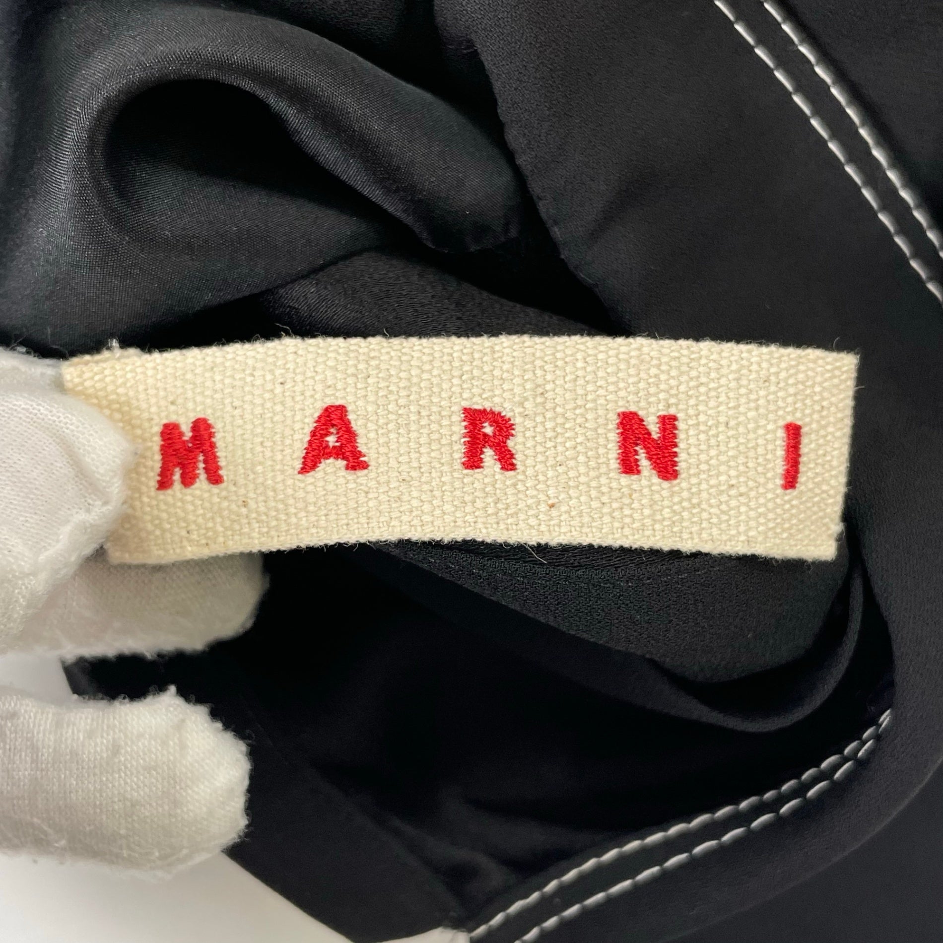 MARNI / メタルボタンステッチドブラウス 参考定価：110,000程度 SIZE:40