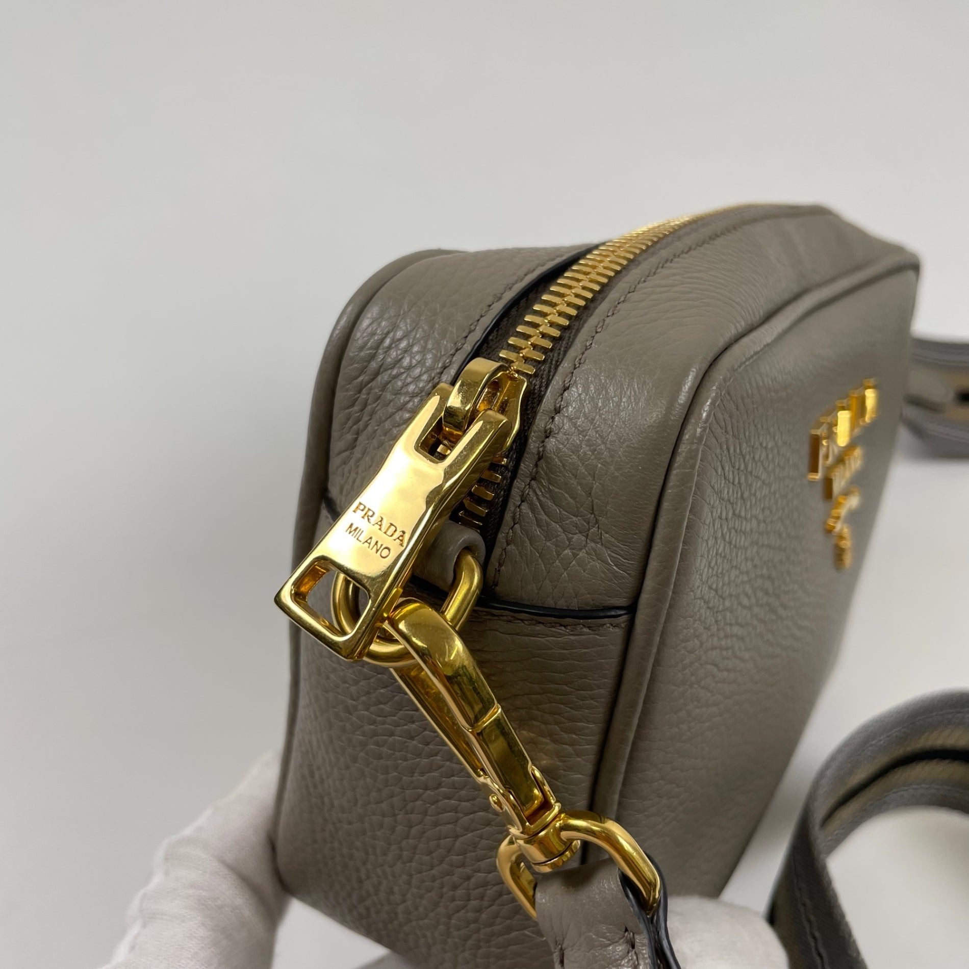 PRADA / レザーショルダーバッグ 極美品 VITELLO PHENIX 1BH096 – BAUM