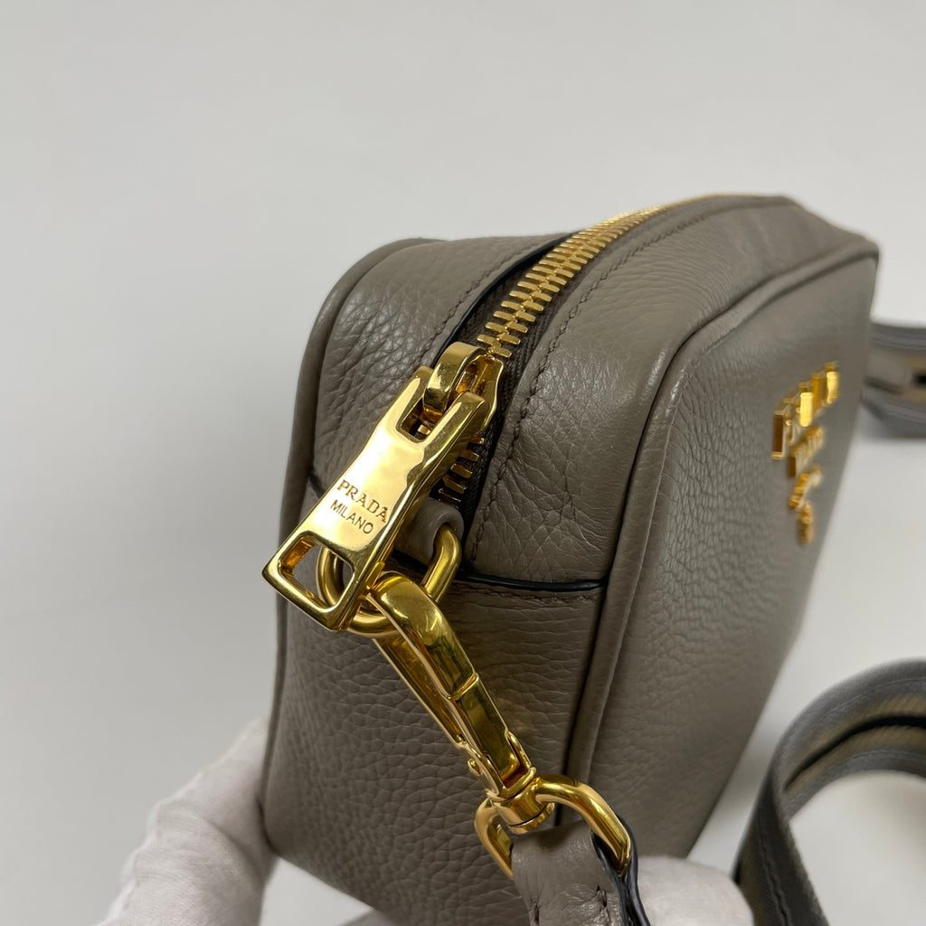 PRADA / レザーショルダーバッグ 極美品 VITELLO PHENIX 1BH096