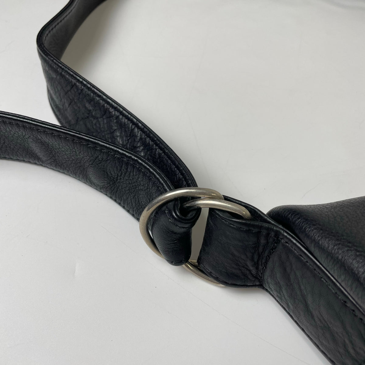 TEMBEA / レザーメッセンジャーバッグ 参考定価：40,000程度