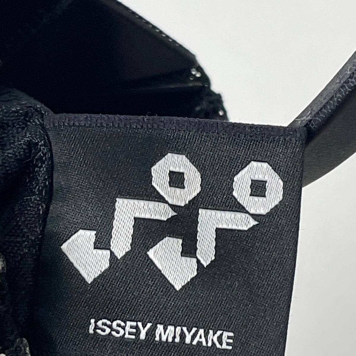 BAOBAO ISSEY MIYAKE / MEOWミニバッグ 参考定価：43,000+tax