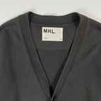 MHL. / ピュアコットン Vネックカーディガン 参考定価：26,000程度 SIZE：M