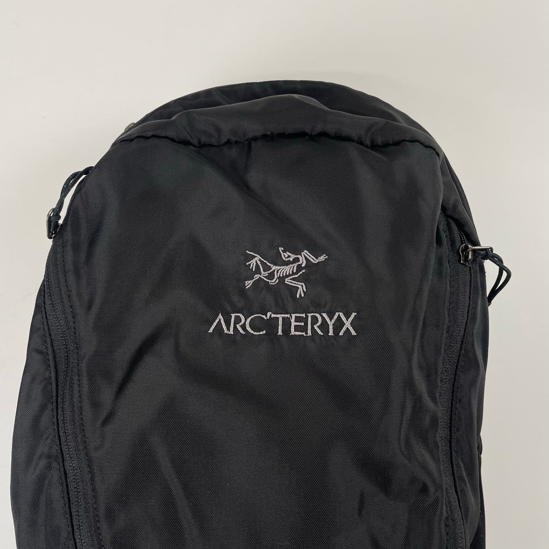 ARC'TERYX / MANTIS 26 BACKPACK 廃番品 グレー刺繍