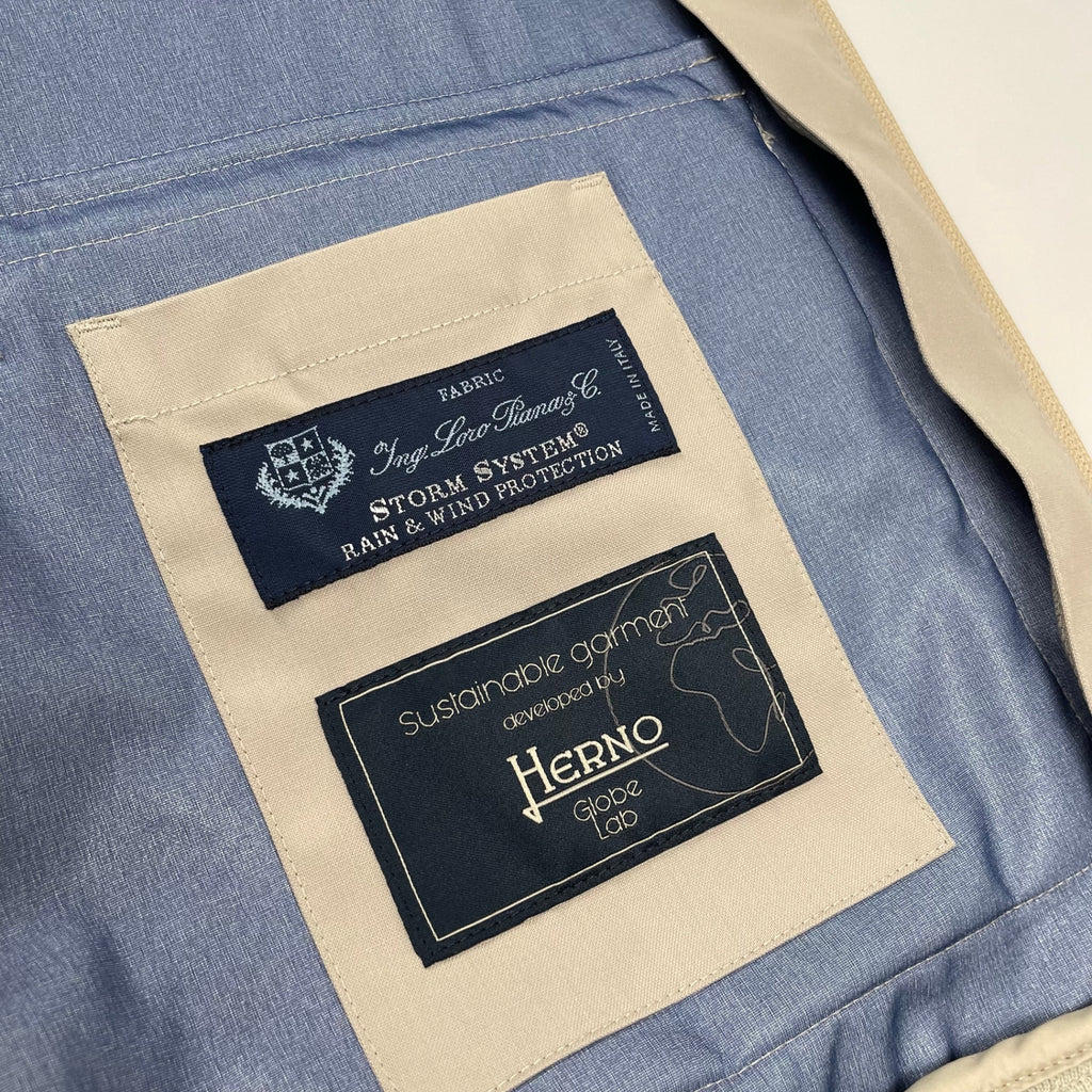 HERNO × Loro Piana ヘルノ ロロピアーナ / STORM SYSTEM スタンドカラーブルゾン ヴァルスタージャケット 参考定価：179,000+tax SIZE：46