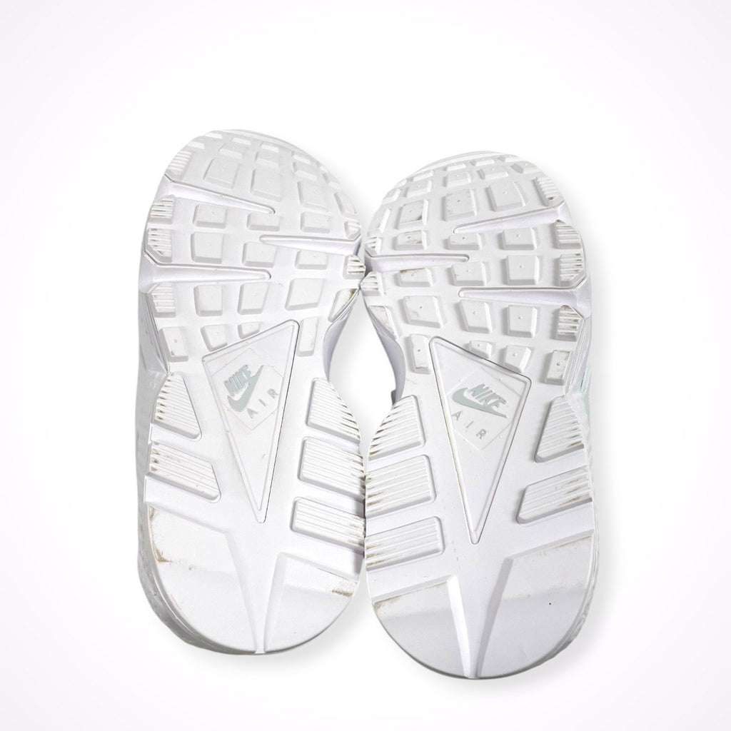 NIKE ナイキ / W AIR HUARACHE ピュアホワイト 試着程度 参考定価：13,000+tax SIZE:25cm