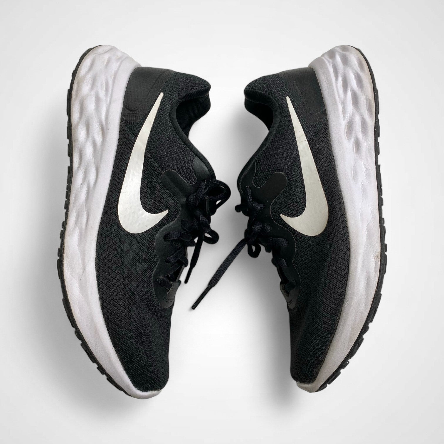 NIKE ナイキ / レボリューション 6 DC3728-003 ホワイト×ブラック SIZE:26.5