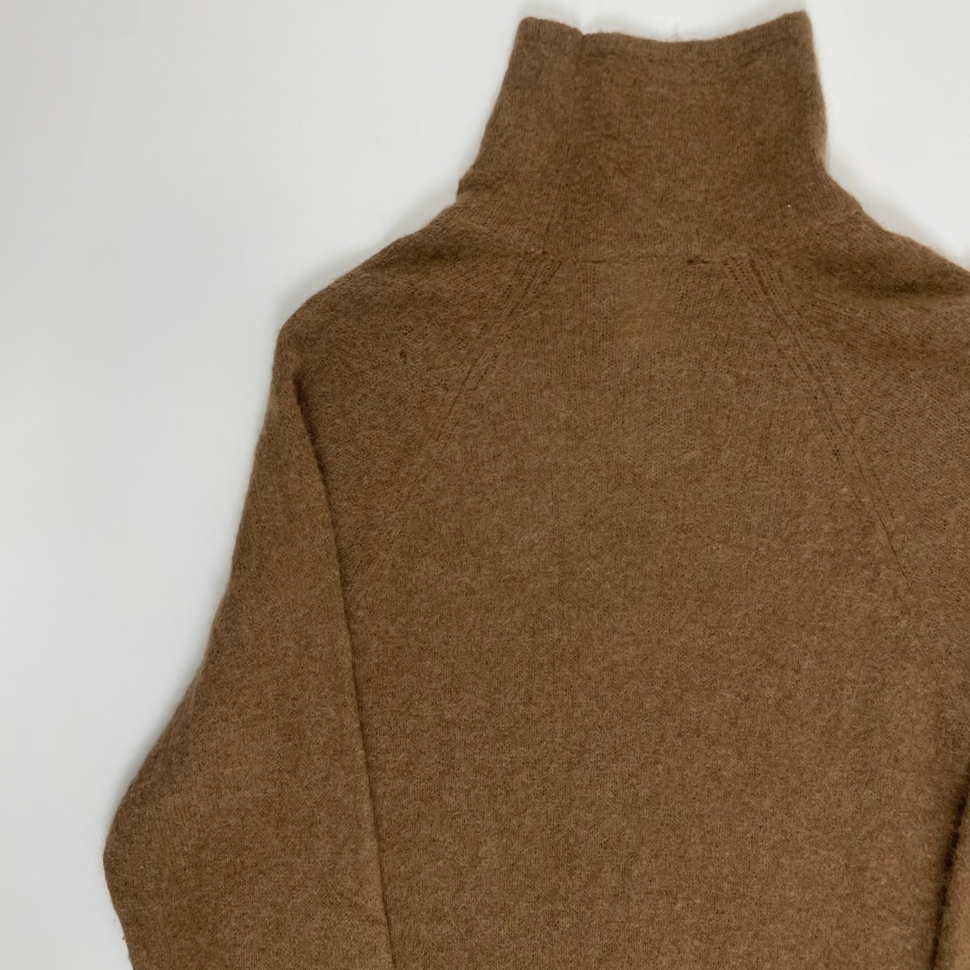 ATON エイトン / BABY ALPACA HIGH NECK SWEATER ブラウン 参考定価：31,000+tax SIZE:2