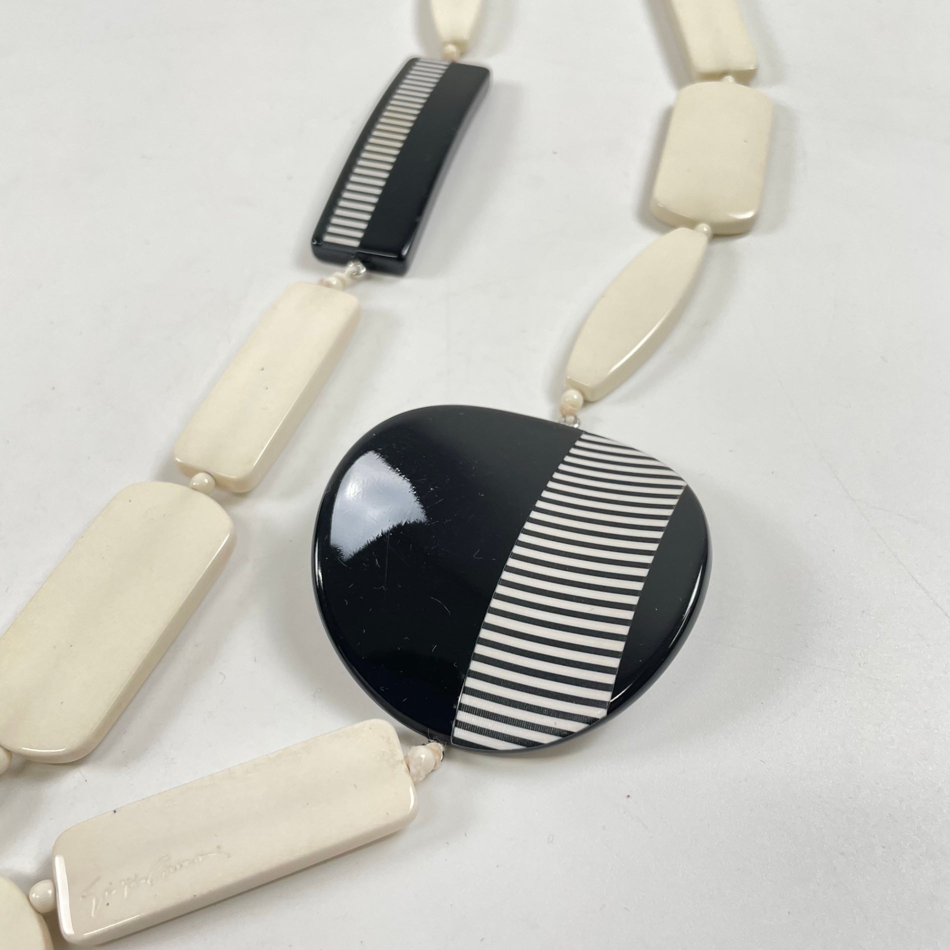GIORGIO ARMANI / 2トーンサークルネックレス アールデコ 参考定価：120,000程度